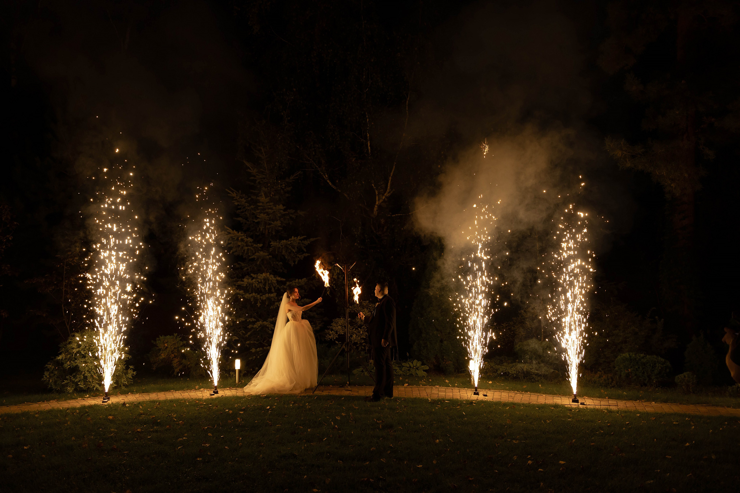 Свадебная история. Лесной Виладж. Свадебный и семейный фотограф Рассказова Виктория