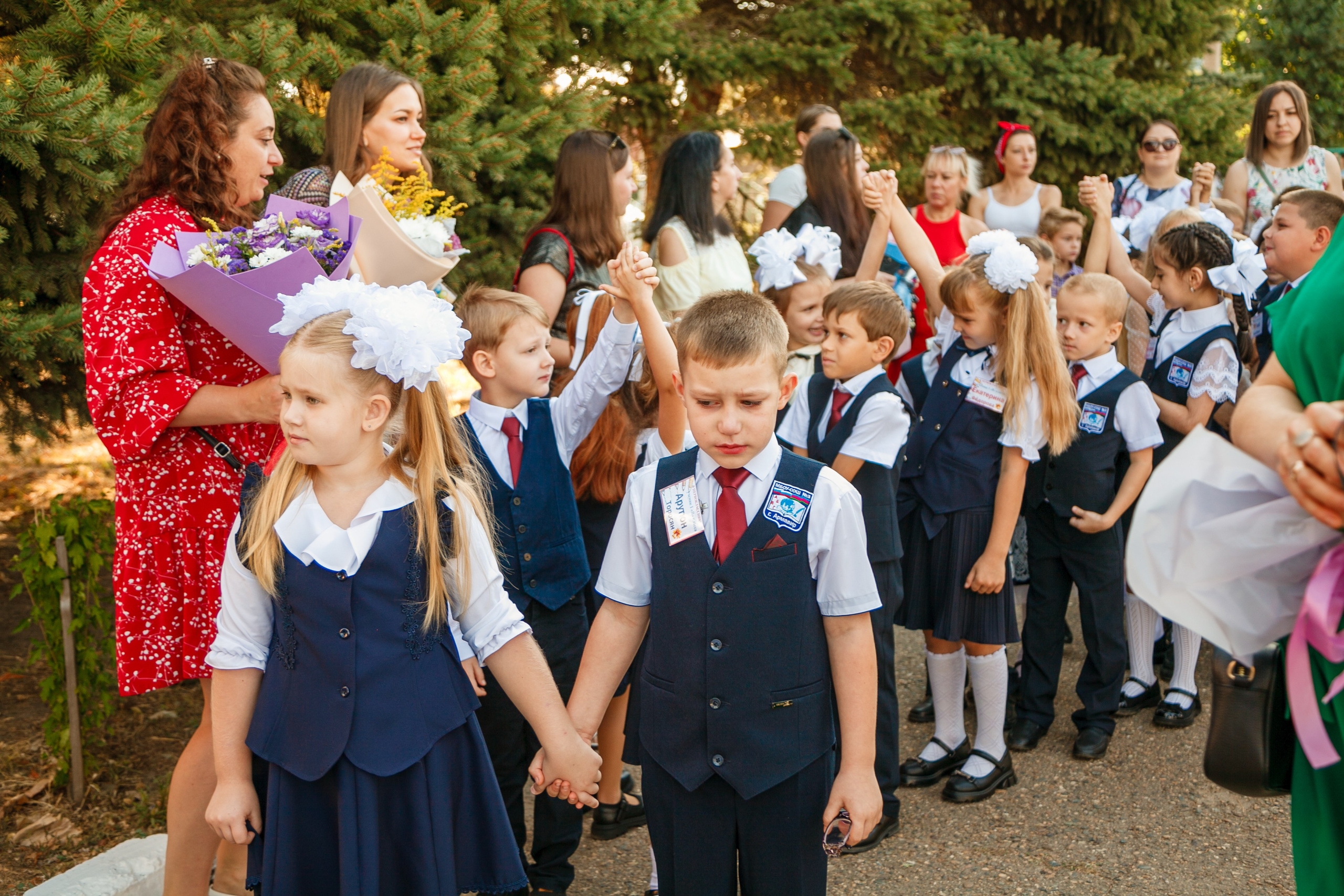 1 сентября линейка. Свадебный и семейный фотограф в Армавире