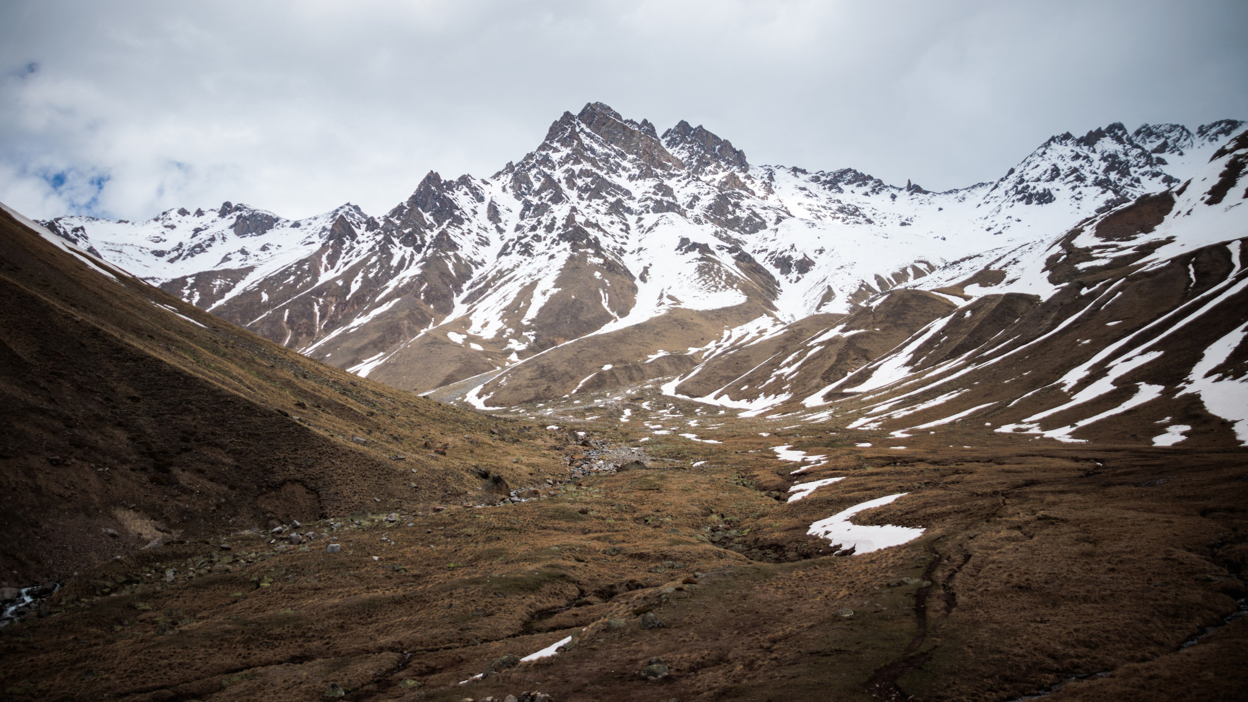 Трекинг / Ирик. Фотограф на трекинг и восхождение Эльбрус, Приэльбрусье. Елизавета Бобок