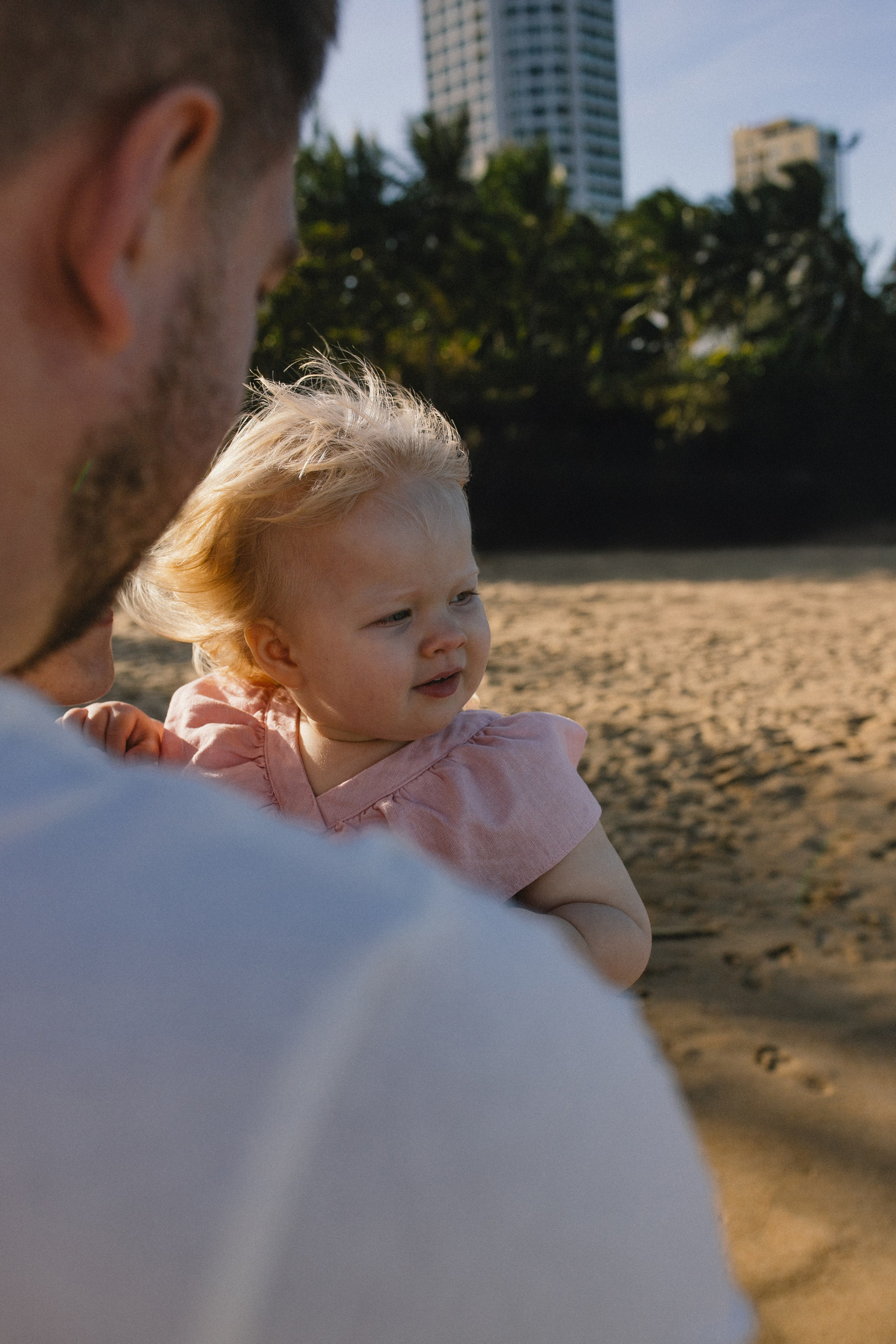 Вика и Влад с Соней на пляже. Главная