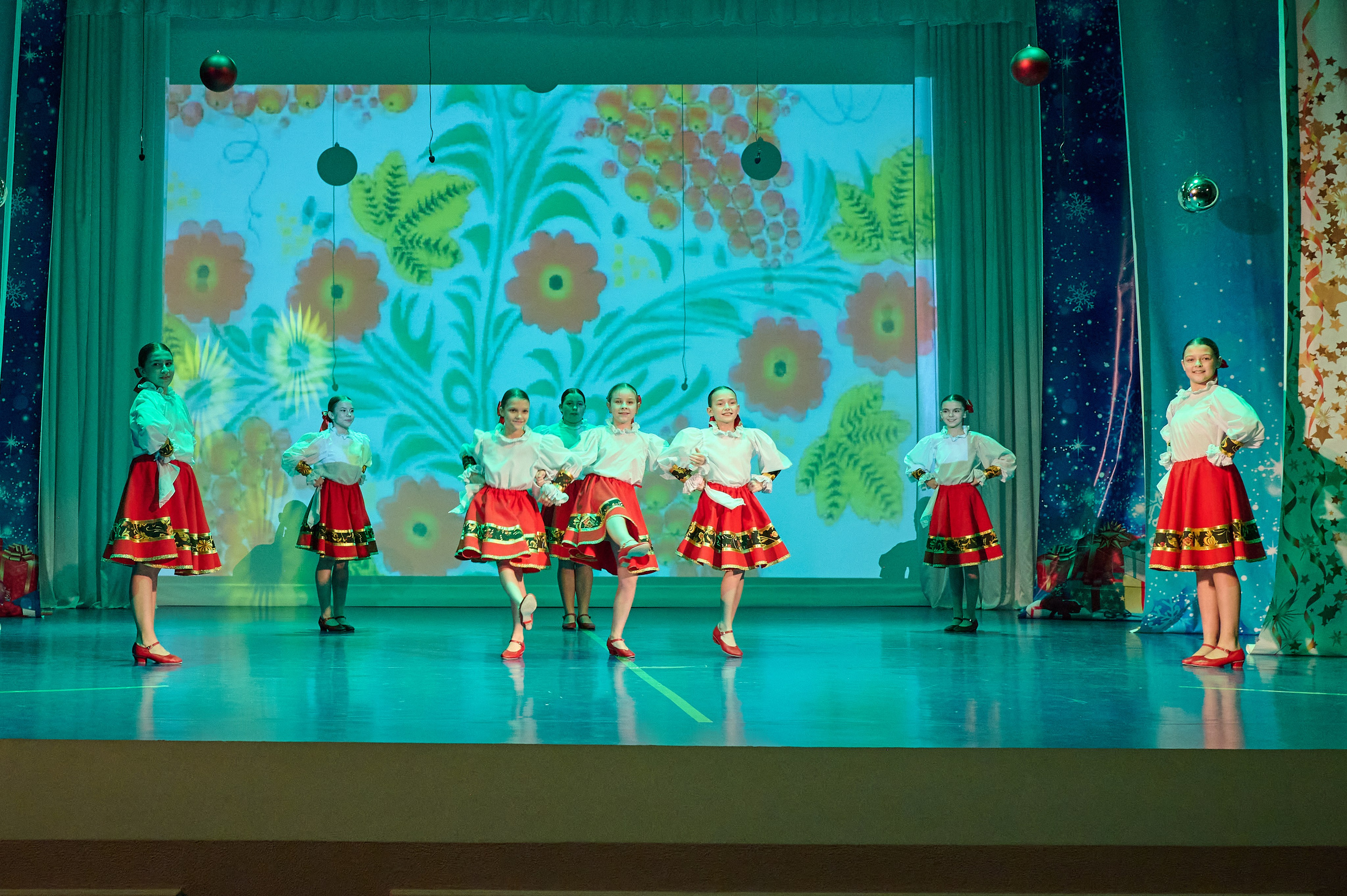 НГ концерт в Марьиной роще. Жизнь курорта Кабардинка в фотографиях