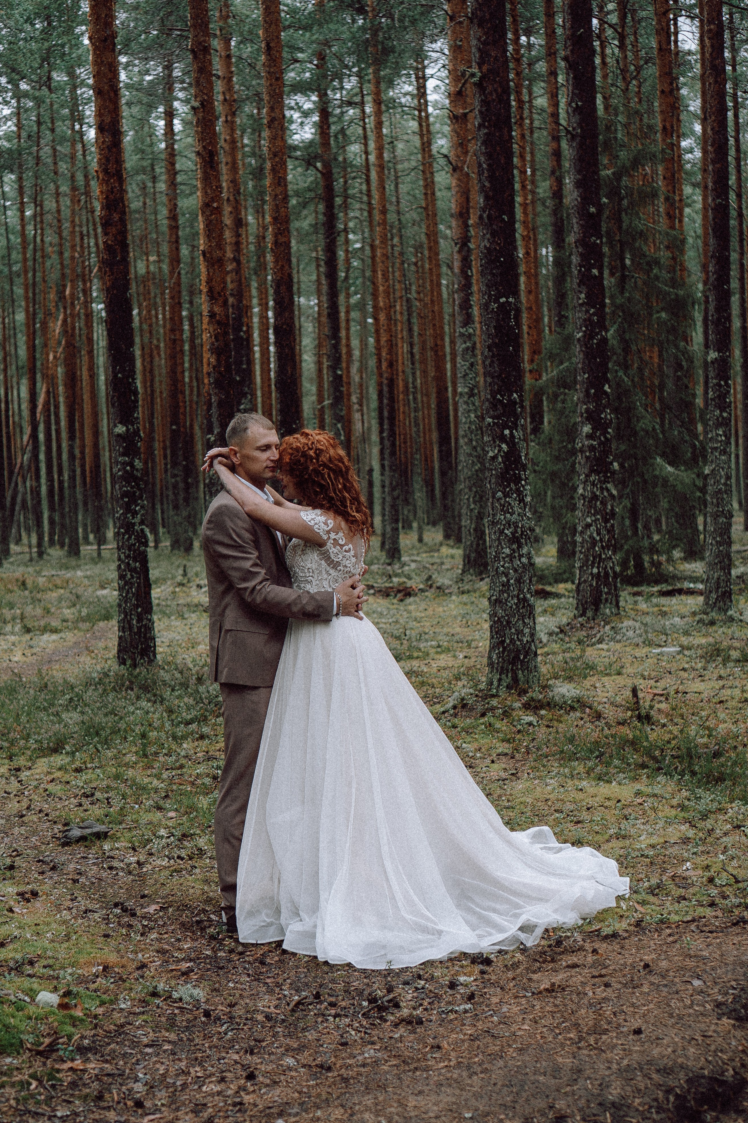 СВАДЕБНАЯ ФОТОСЕССИИЯ ПАРЫ В ГОРОДЕ ПРИОЗЕРСК В СОСНОВОМ ЛЕСУ И С ПИКАПОМ. Профессиональный фотограф, Санкт-Петербург — Виктория Богомолова