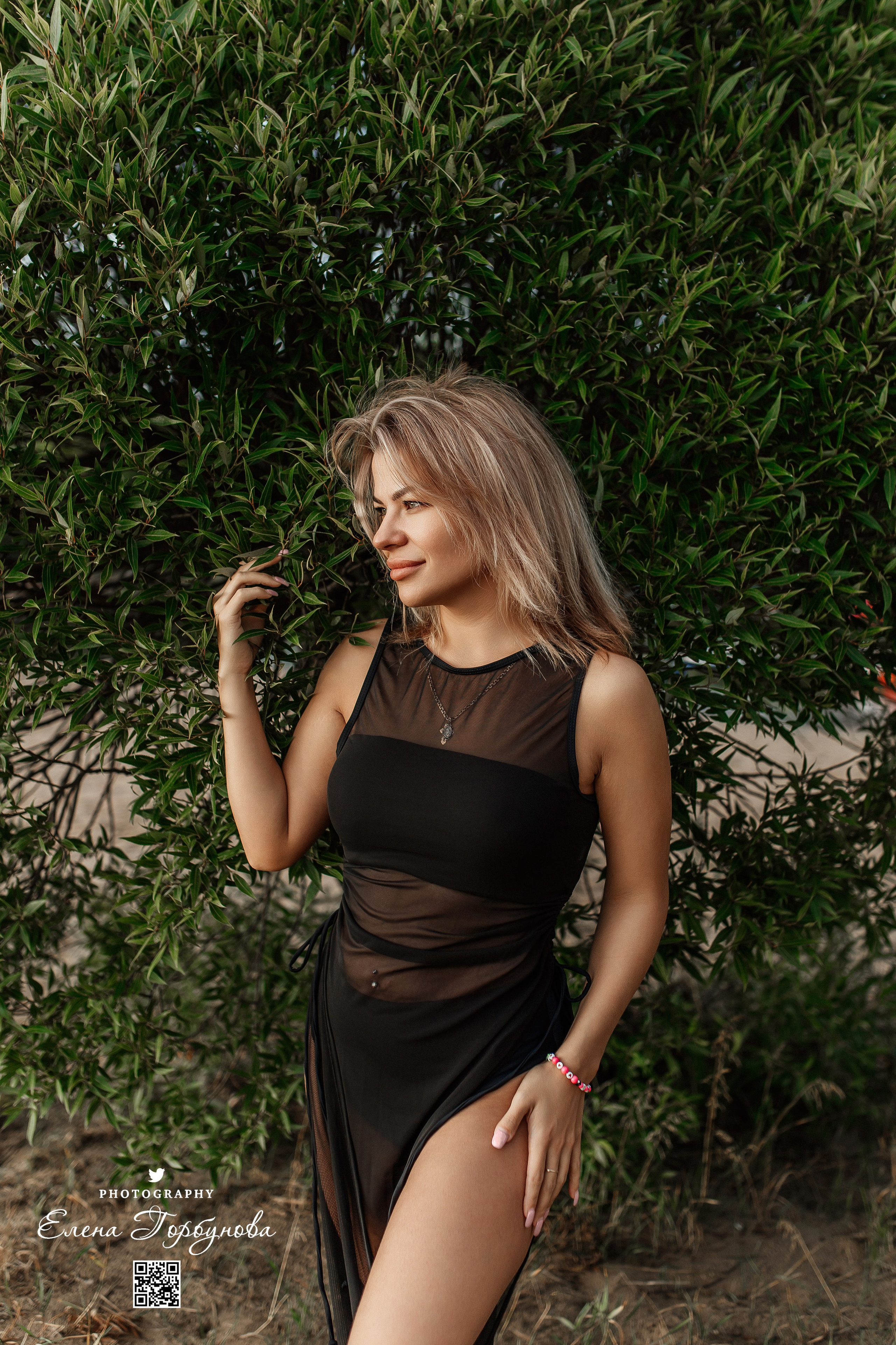 Черная серия с тканью. Набережная. Александра и Таисия. Июль 2025 г. Фотограф Пермь. Свадьбы. Семья и дети, школа, д. сад. Фотокниги