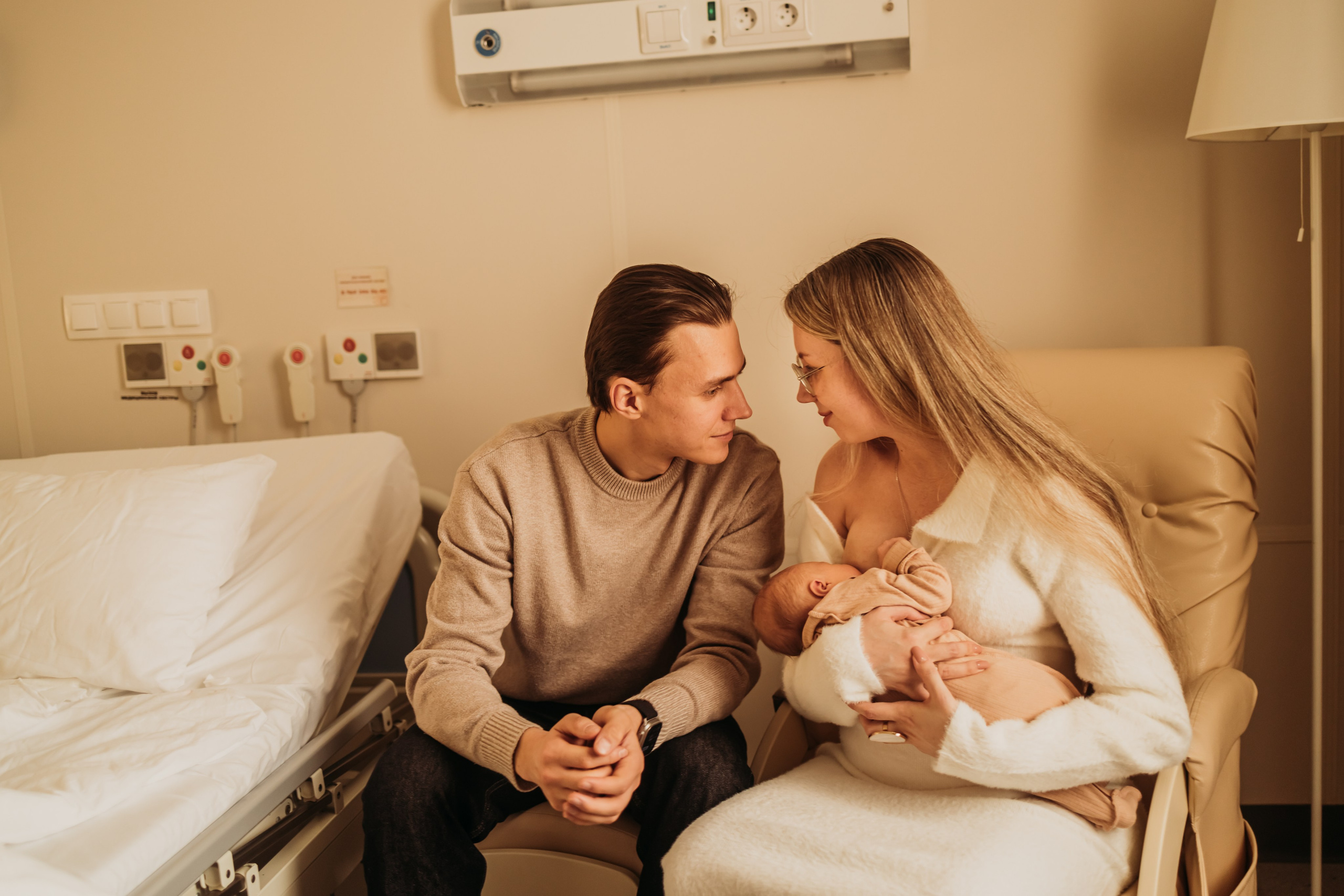 Выписка из родильного дома. Фотограф родов выписка новорожденных Санкт-Петербург