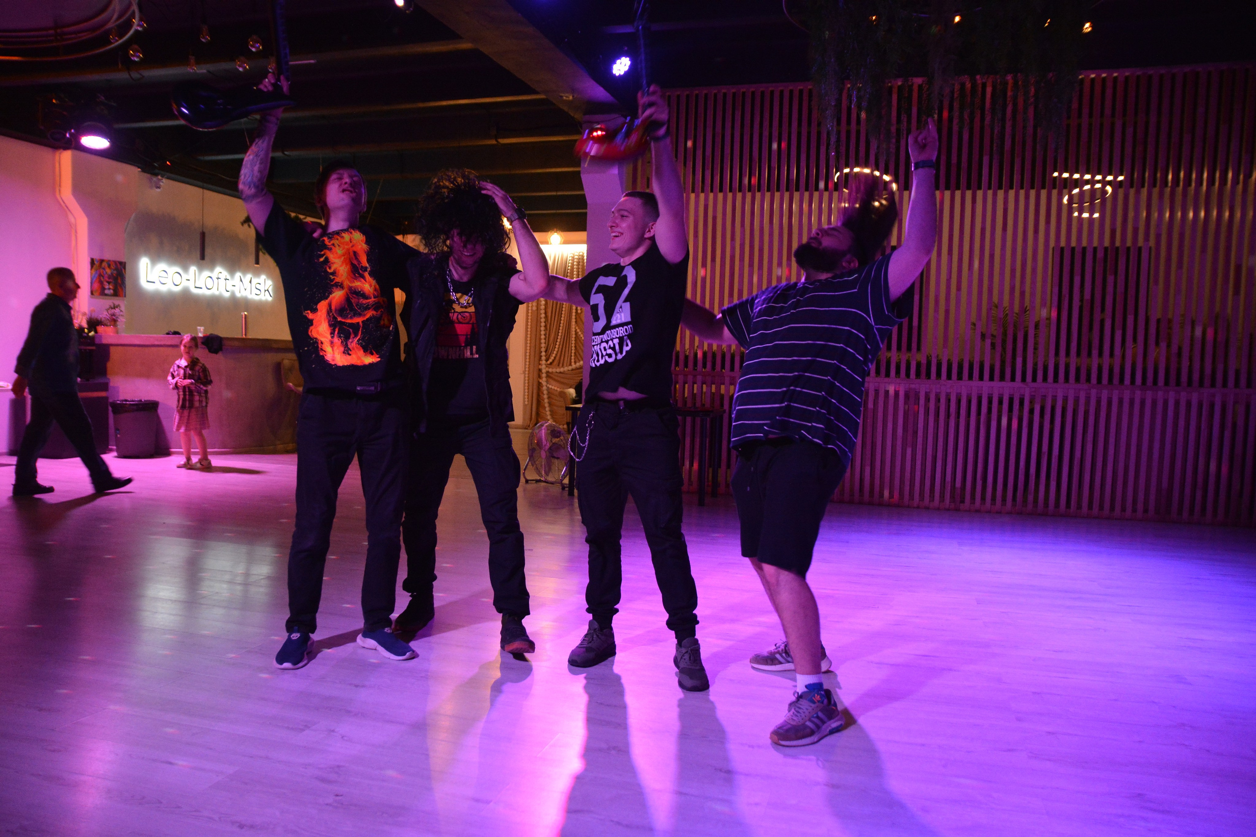 Just Dance. F/8 and be there — оказаться в нужном месте и поймать момент