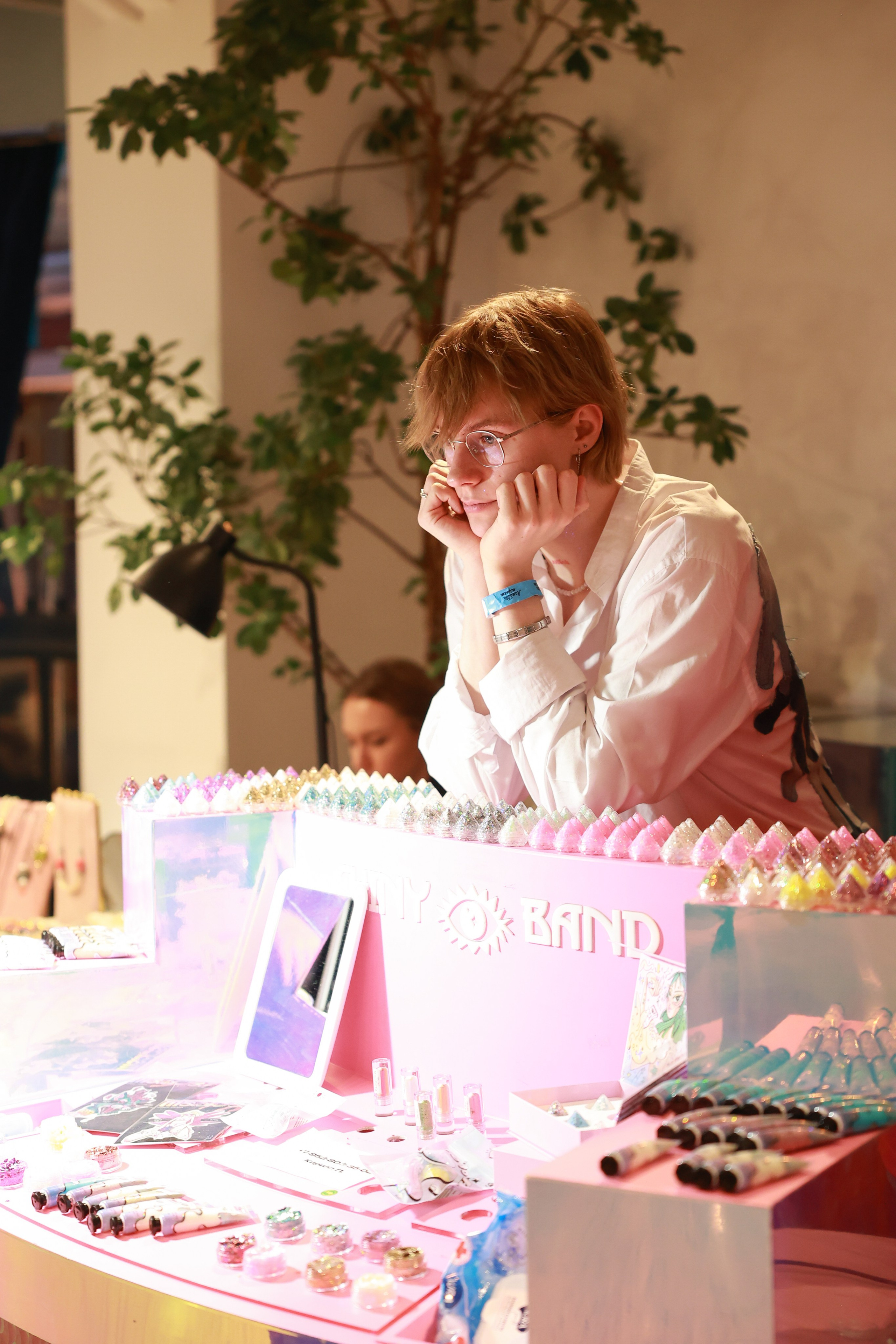 2–3 марта 2024 в пространстве «Три вокзала. Депо» / День 2 / фото Саша Жукова. Фотоотчеты «Ламбада-маркета»