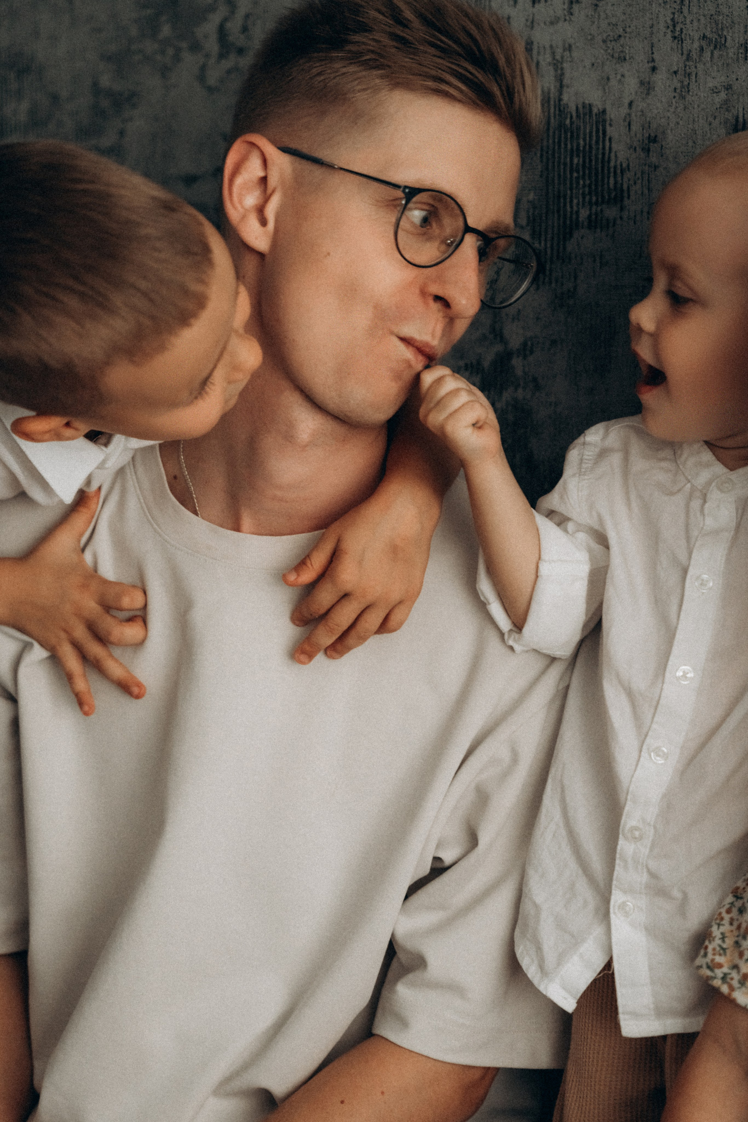 Вика, Сергей, Ян и Сава. Фотограф Мария Миллс | Минск