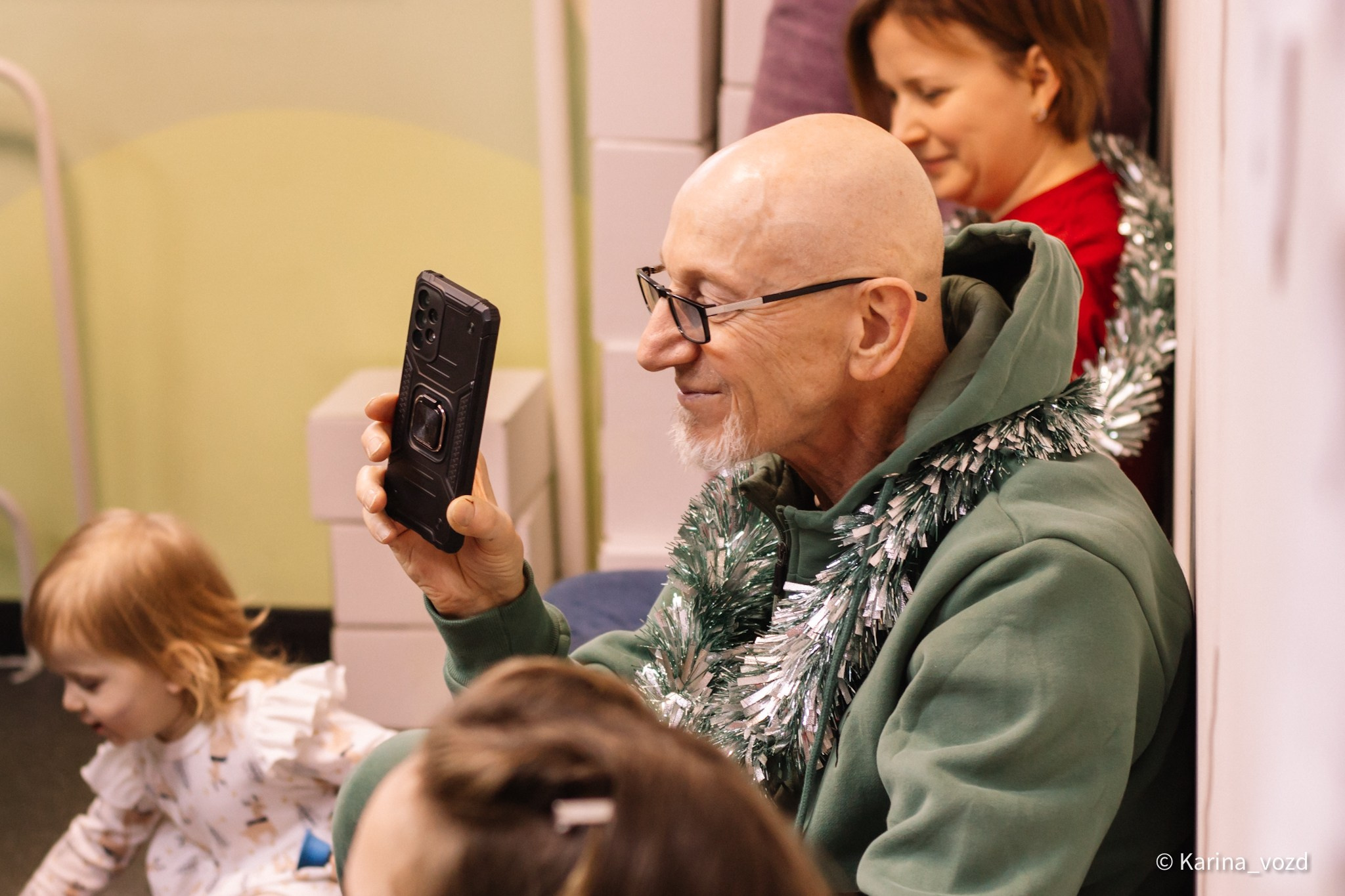 Новогодняя елочка для малышей в творческом бюро «Зеленая груша». Репортажный фотограф в Москве и Зеленограде Karina-vozd