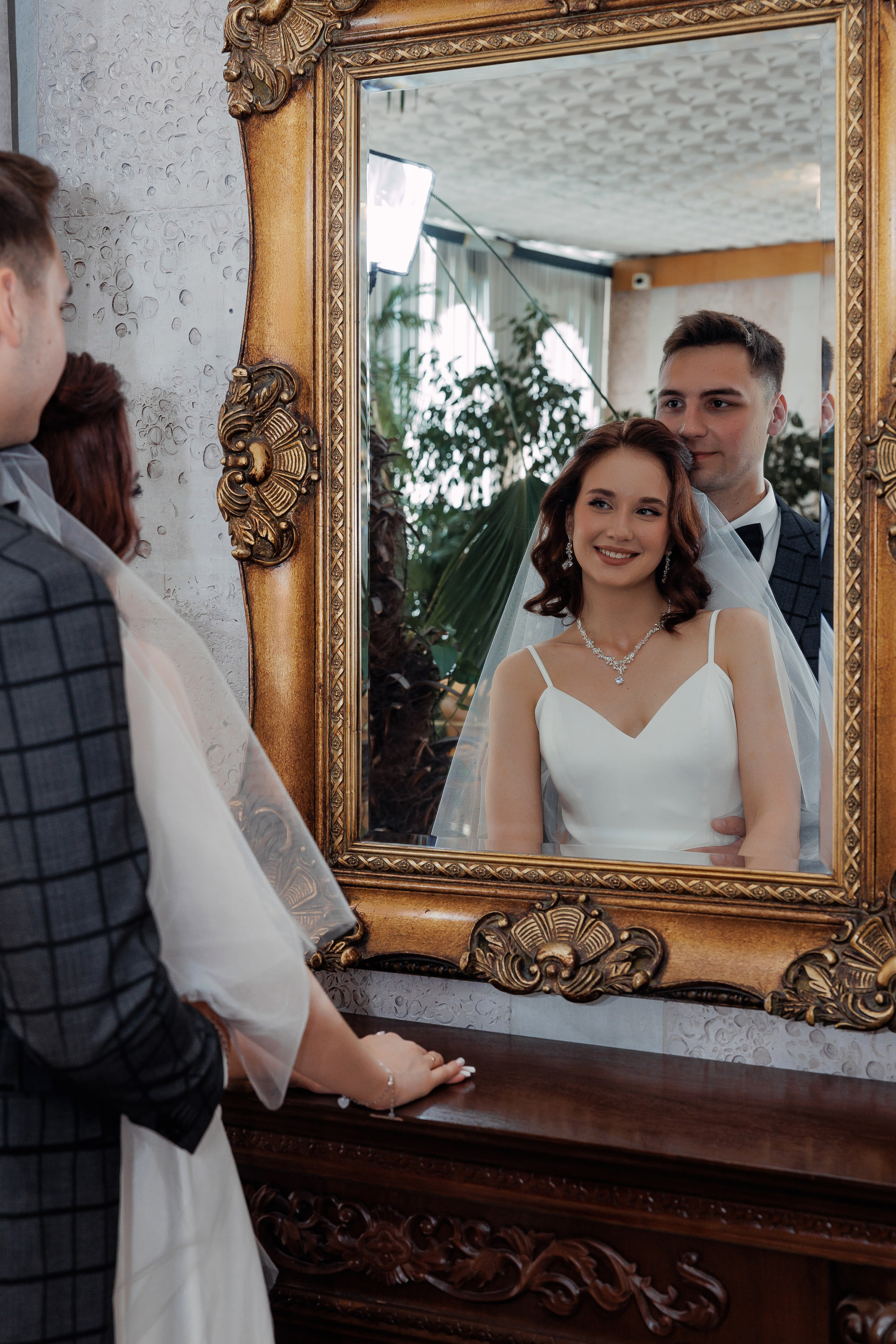 ищу фотографа на свадьбу срочно