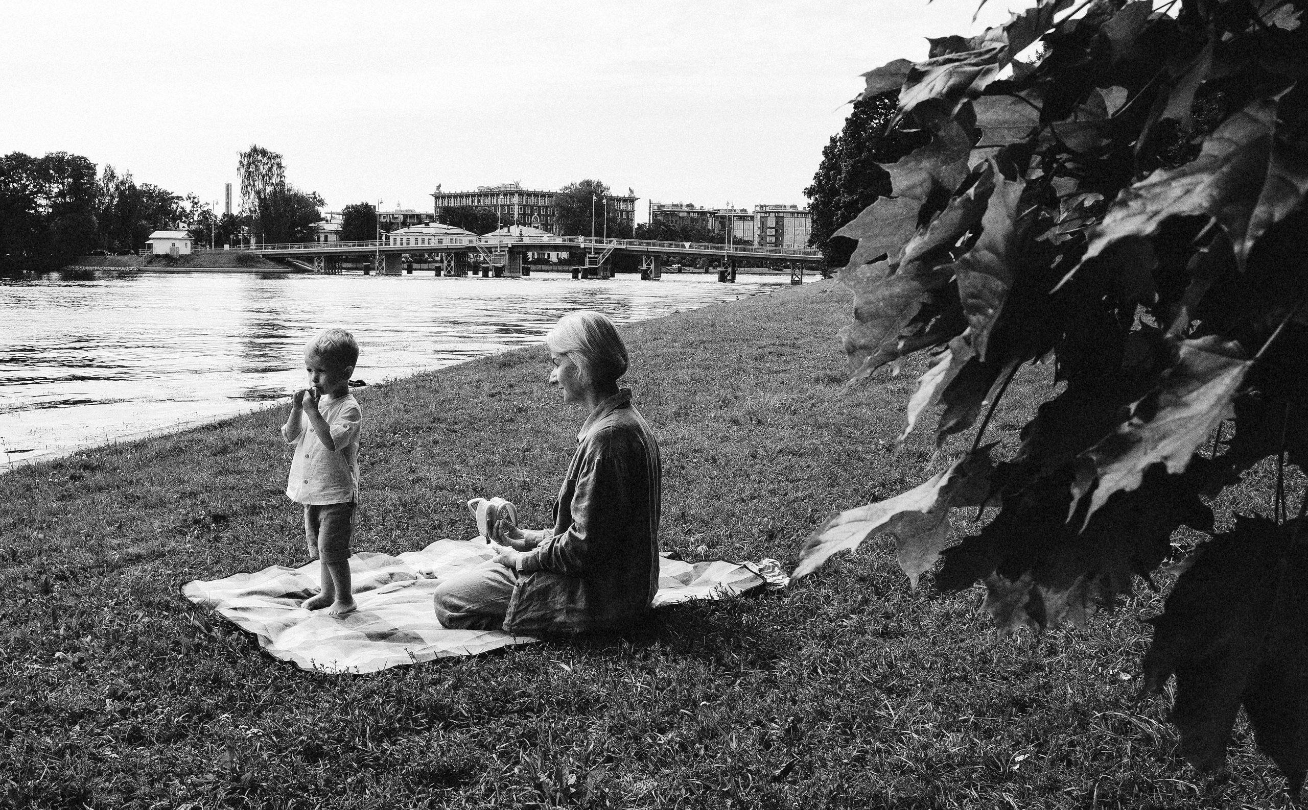 Семейная фотопрогулка парке. Елена Павел и Лев. Семейный и свадебный фотограф в Санкт-Петербурге Яна