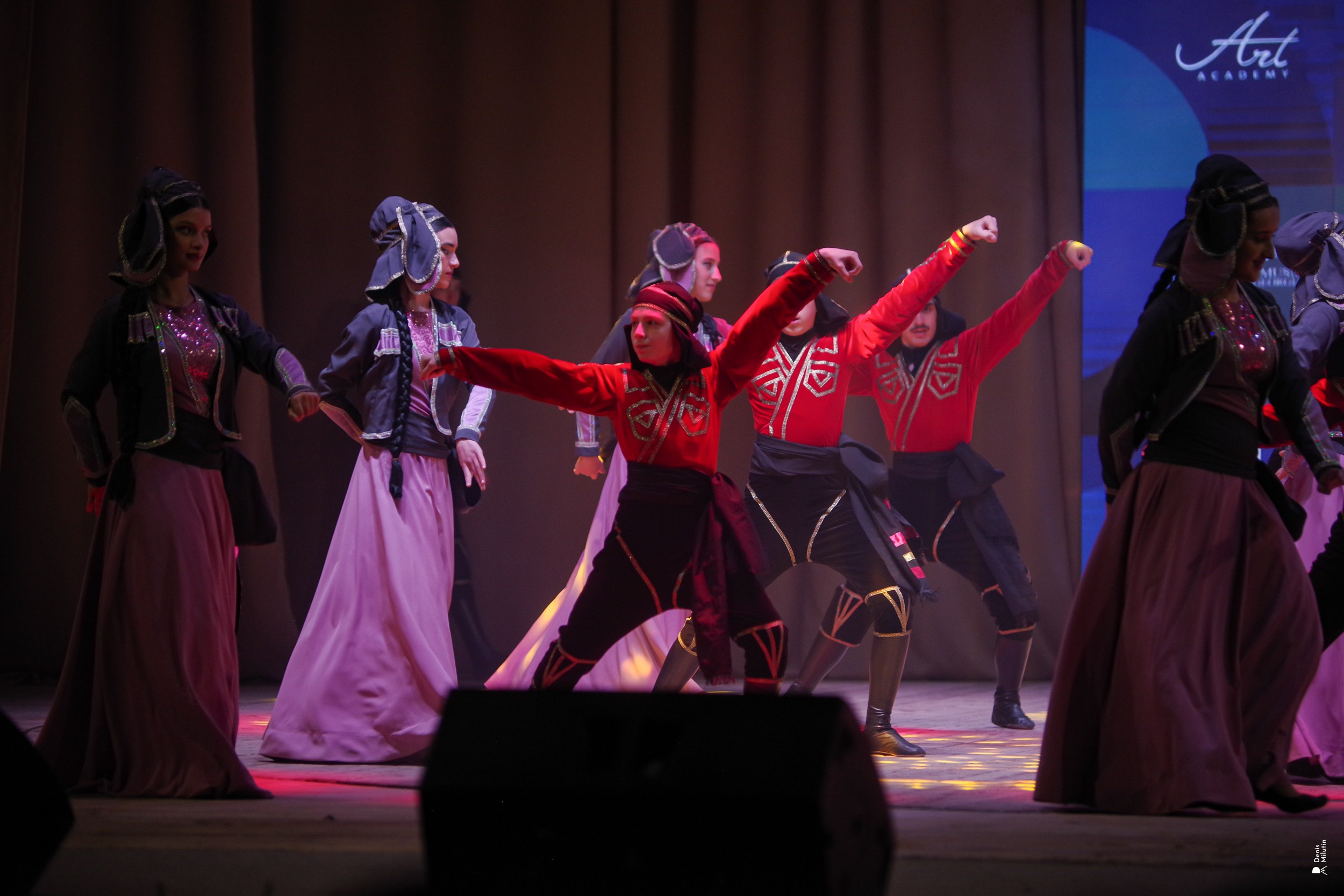 Танцы в Хоби. Портретный фотограф Денис Милютин