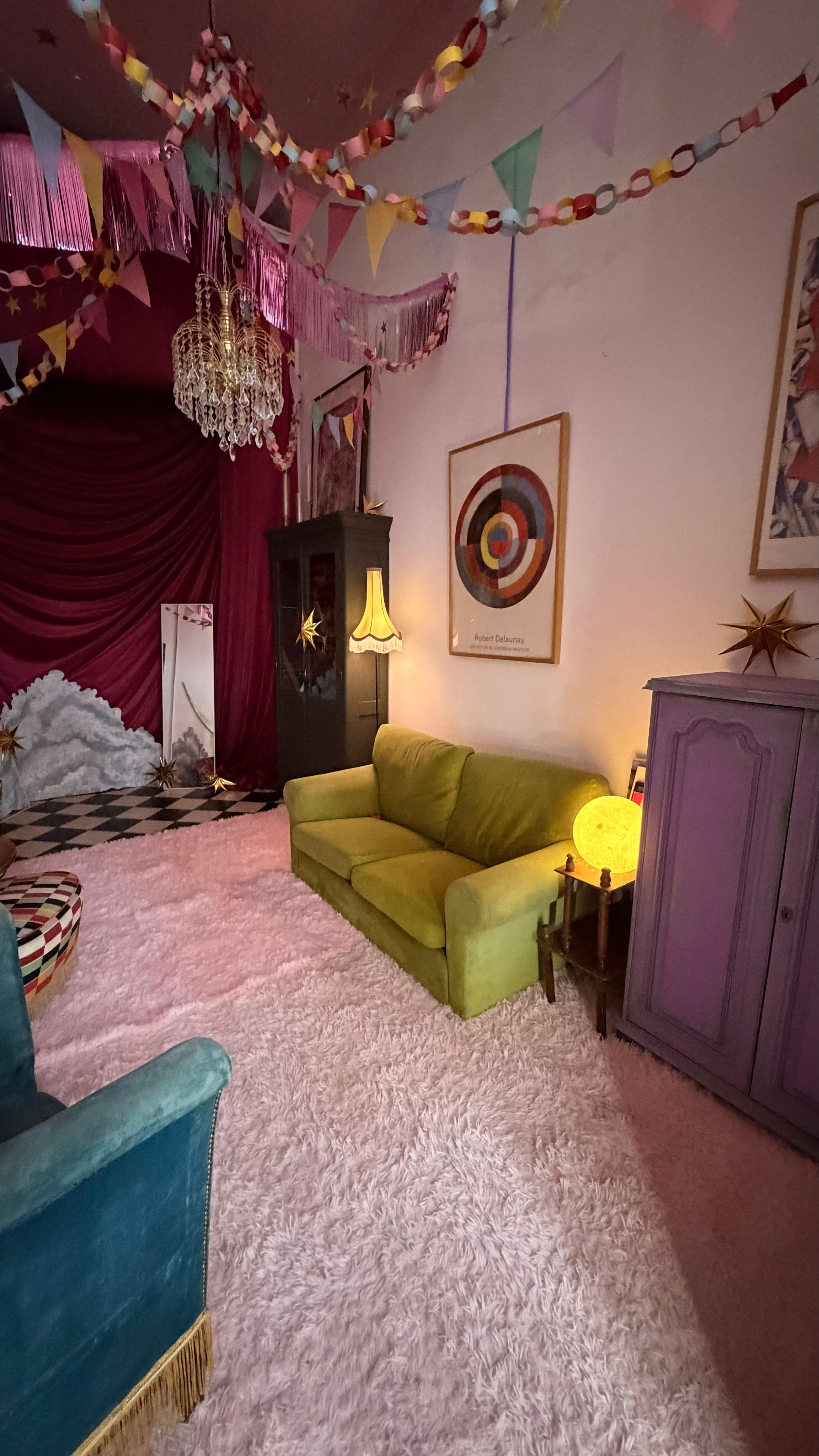 Лофт для праздников. Фотостудия Автопортрета «Своими Глазами»