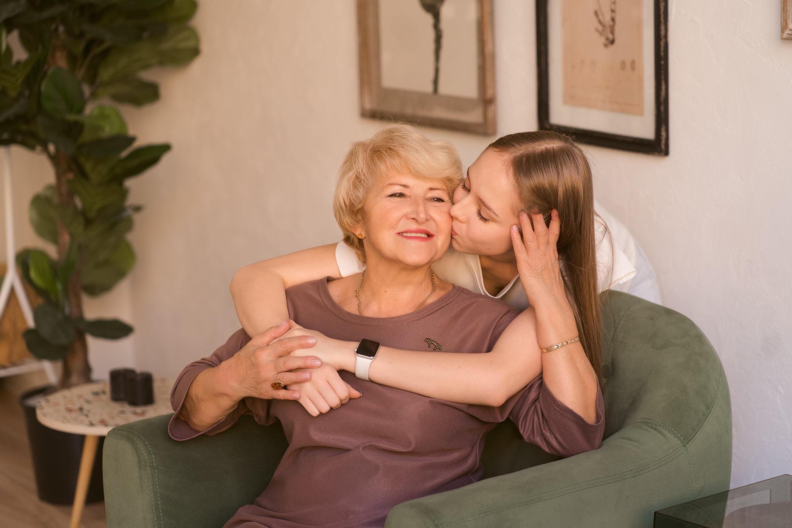 Бабушка и внуки. Nadia Fay