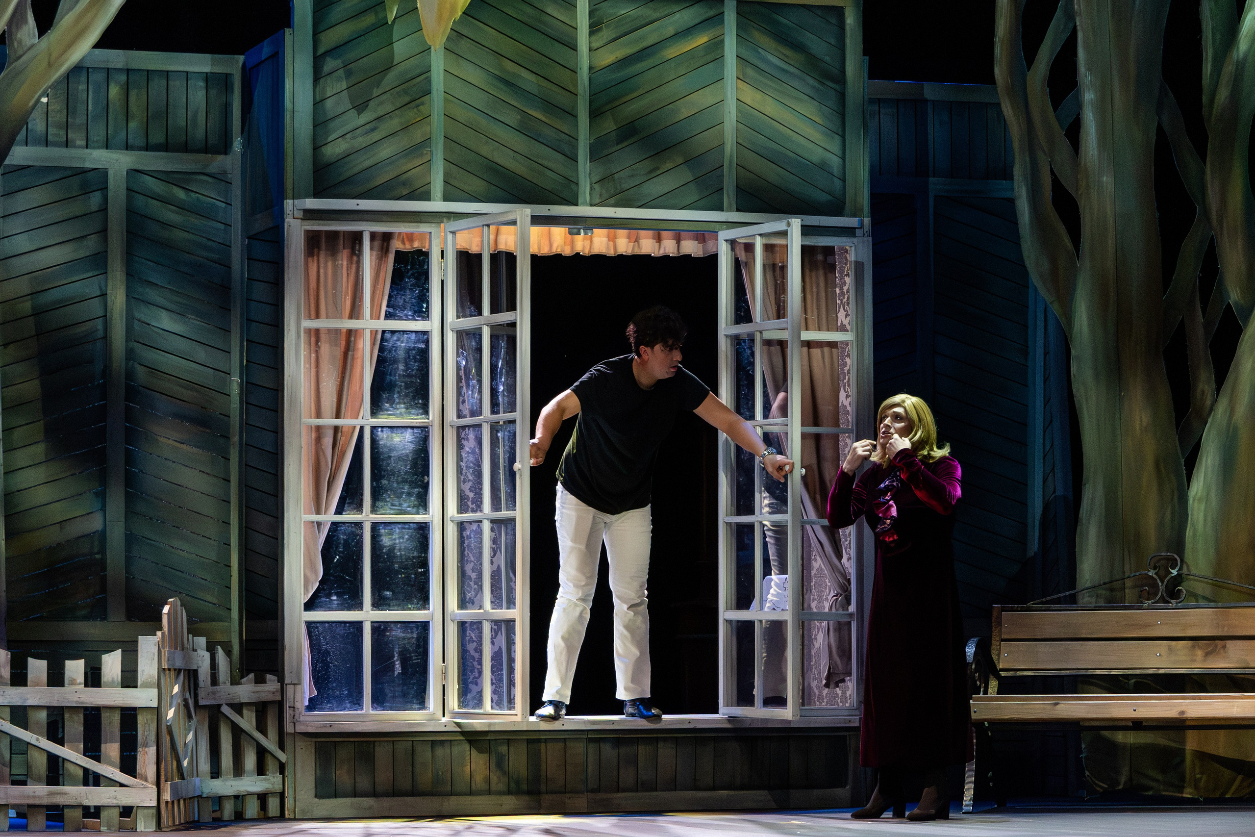 Театр Юного Зрителя «Отчаянные Тетки». Фотограф Марк Файзулин