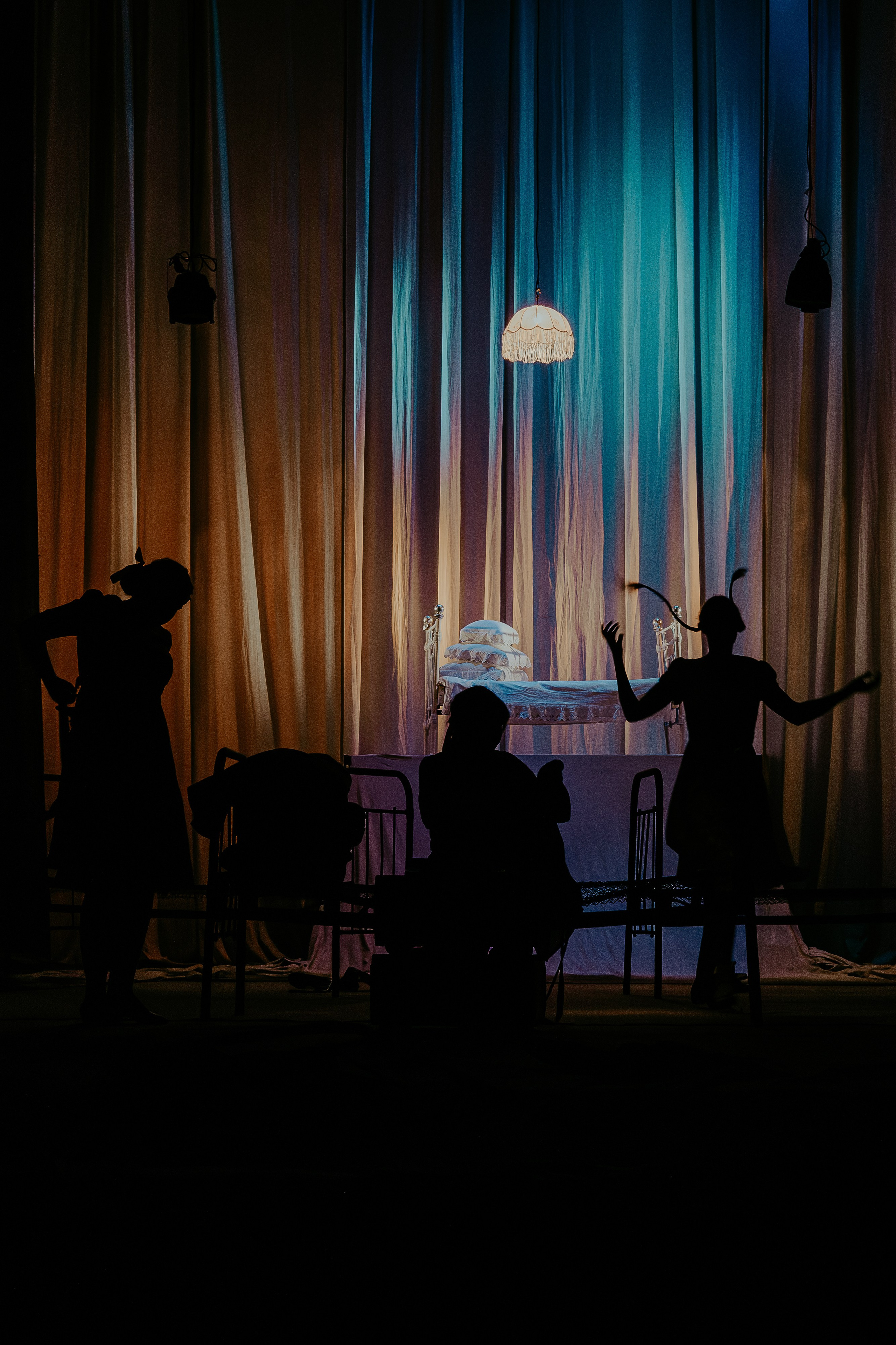 Театр Юного Зрителя " Не покидай меня». Фотограф Марк Файзулин