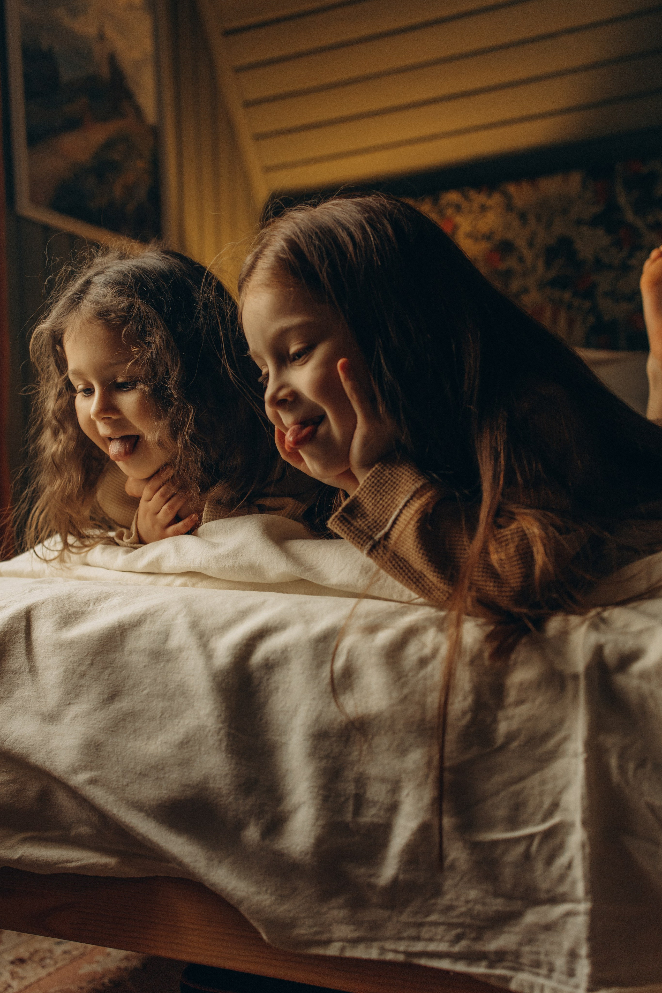 Вика Эмилия и Николь. Фотокарточки о вас и о большой любви!