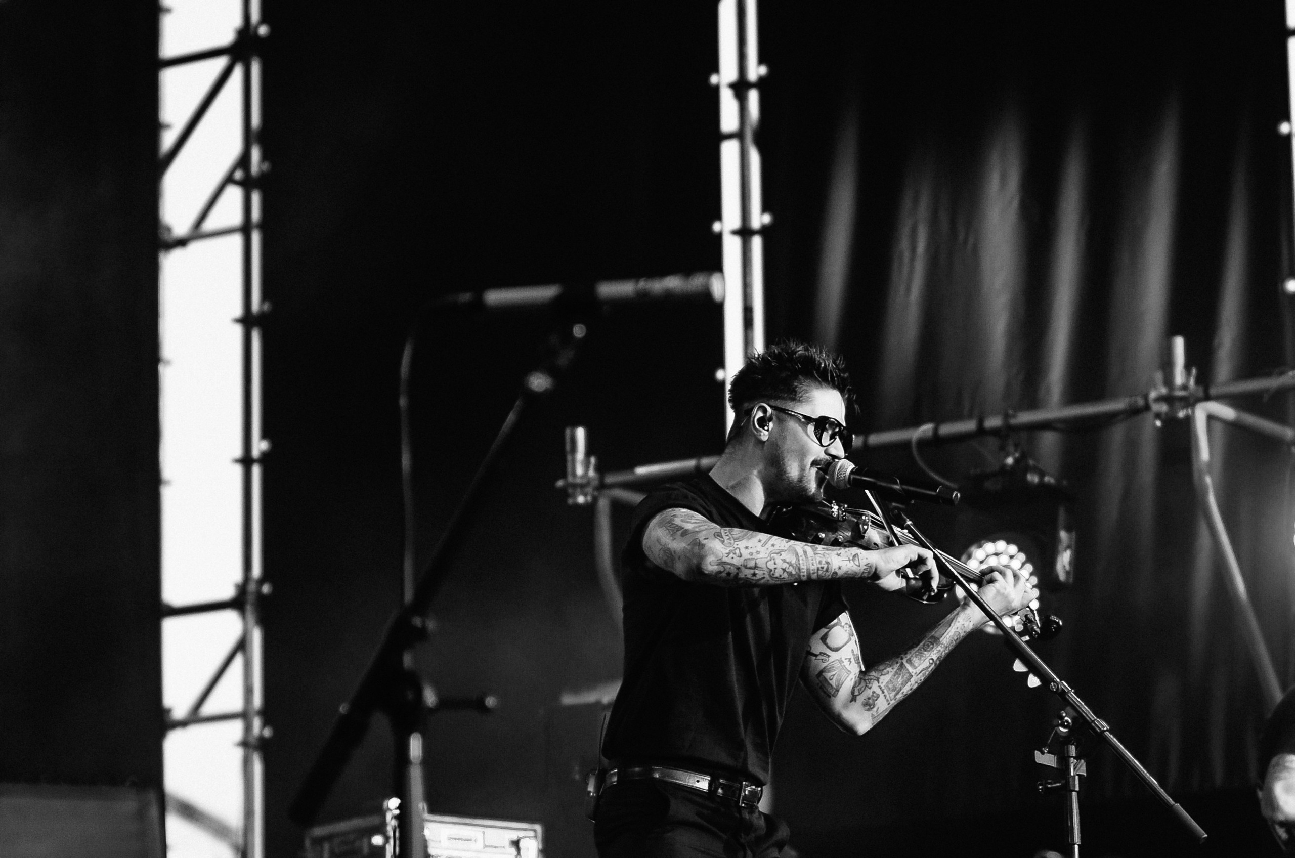 Концерт The Hatters на фестивале «Грань» в Барнауле. Денисова Аля — фотограф для парных съемок и индивидуальных историй в Барнауле