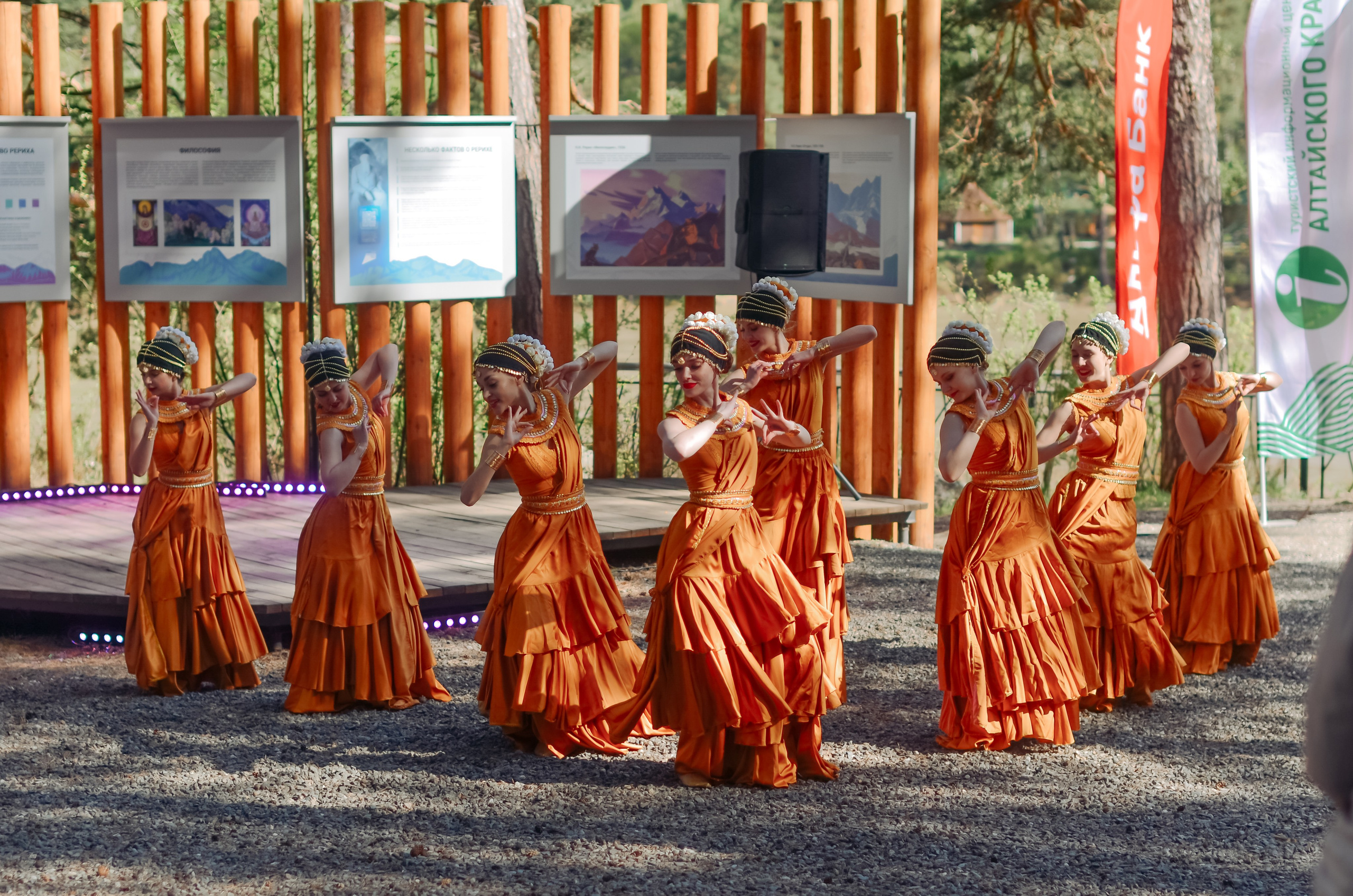 Фестиваль «Цветение Маральника на Алтае 2025». Фоторепортаж. Денисова Аля — фотограф для парных съемок и индивидуальных историй в Барнауле