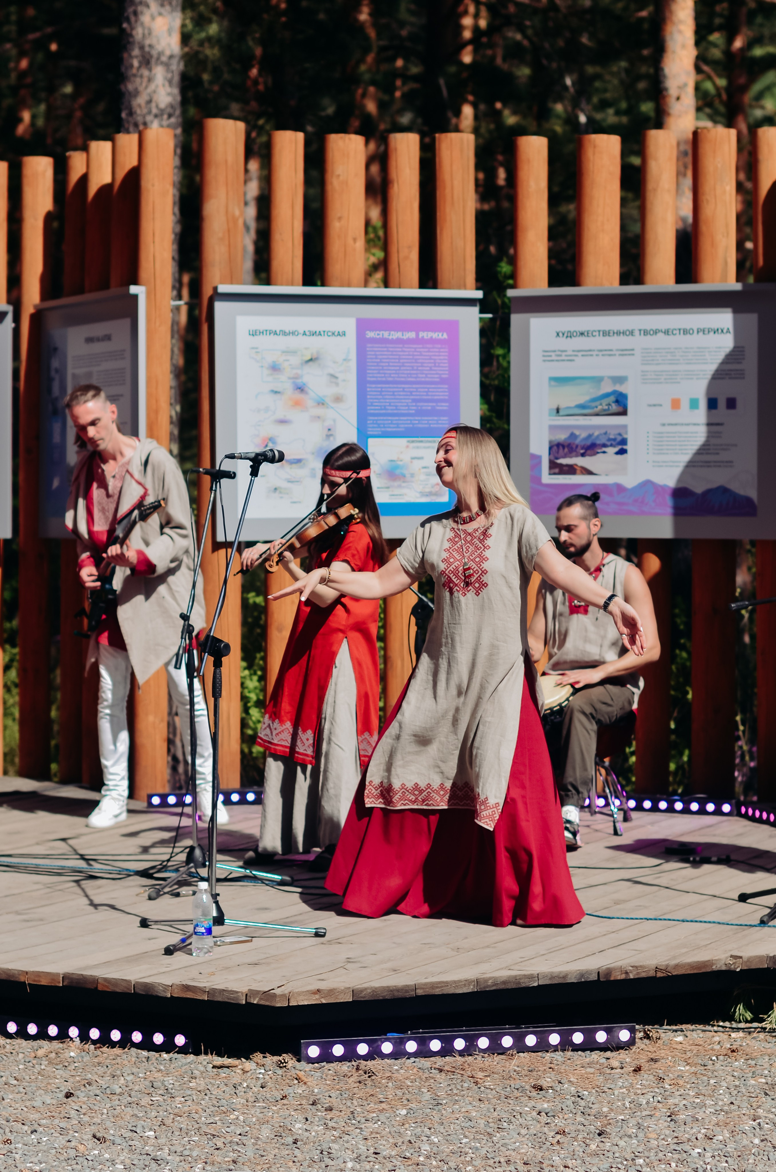 Фестиваль «Цветение Маральника на Алтае 2025». Фоторепортаж. Денисова Аля — фотограф для парных съемок и индивидуальных историй в Барнауле