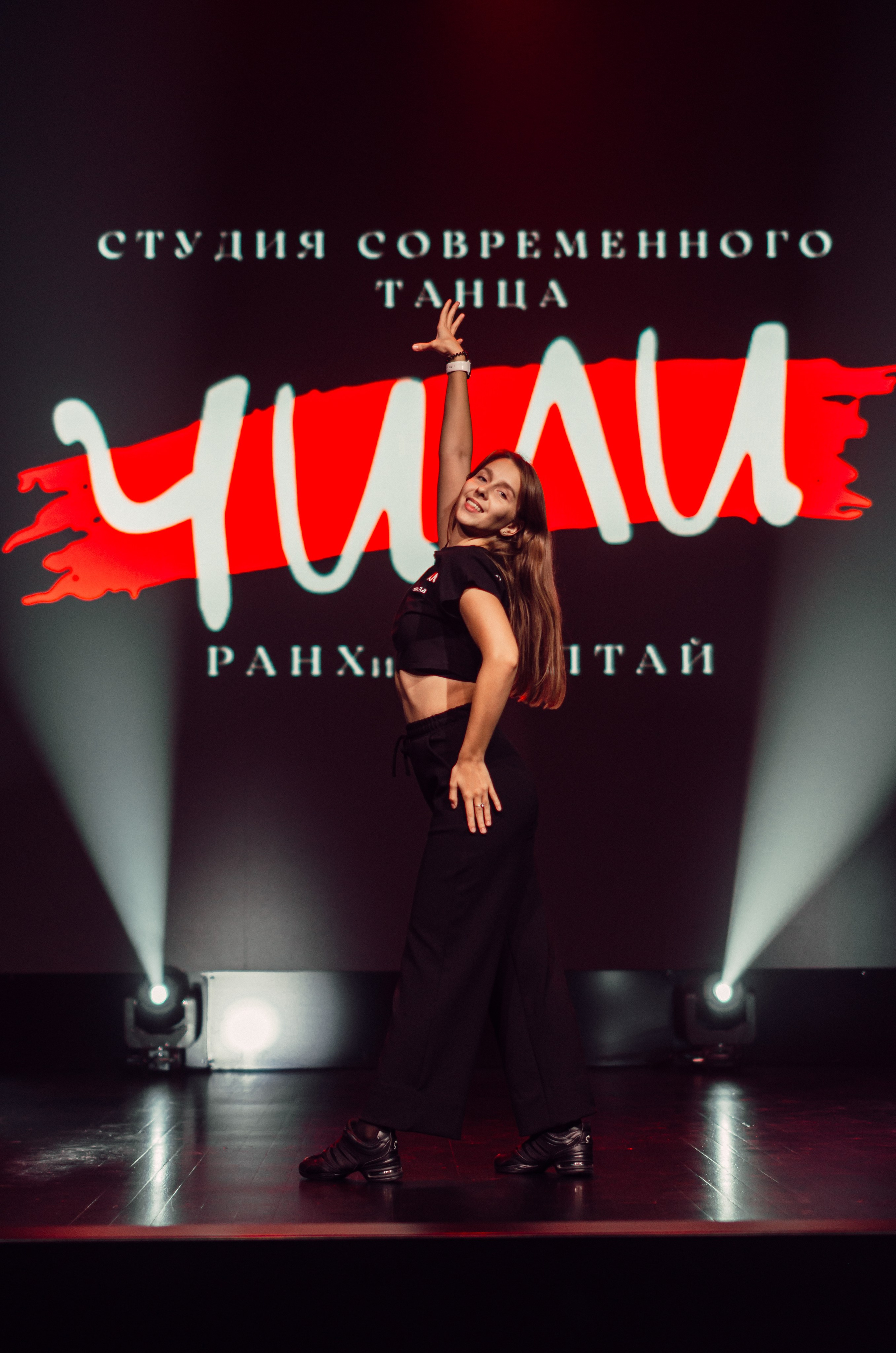 Групповая фотосъемка танцевального коллектива. Денисова Аля — фотограф для парных съемок и индивидуальных историй в Барнауле