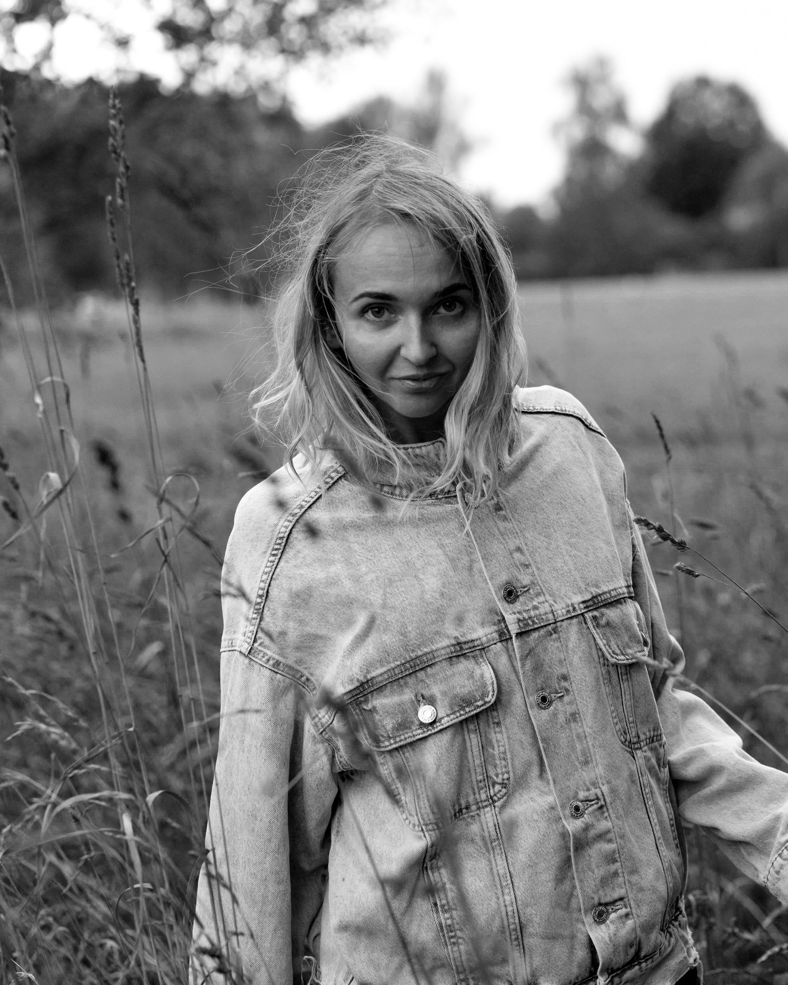 Фотопрогулка в поле. Портретный фотограф Екатерина Лысенко, Москва