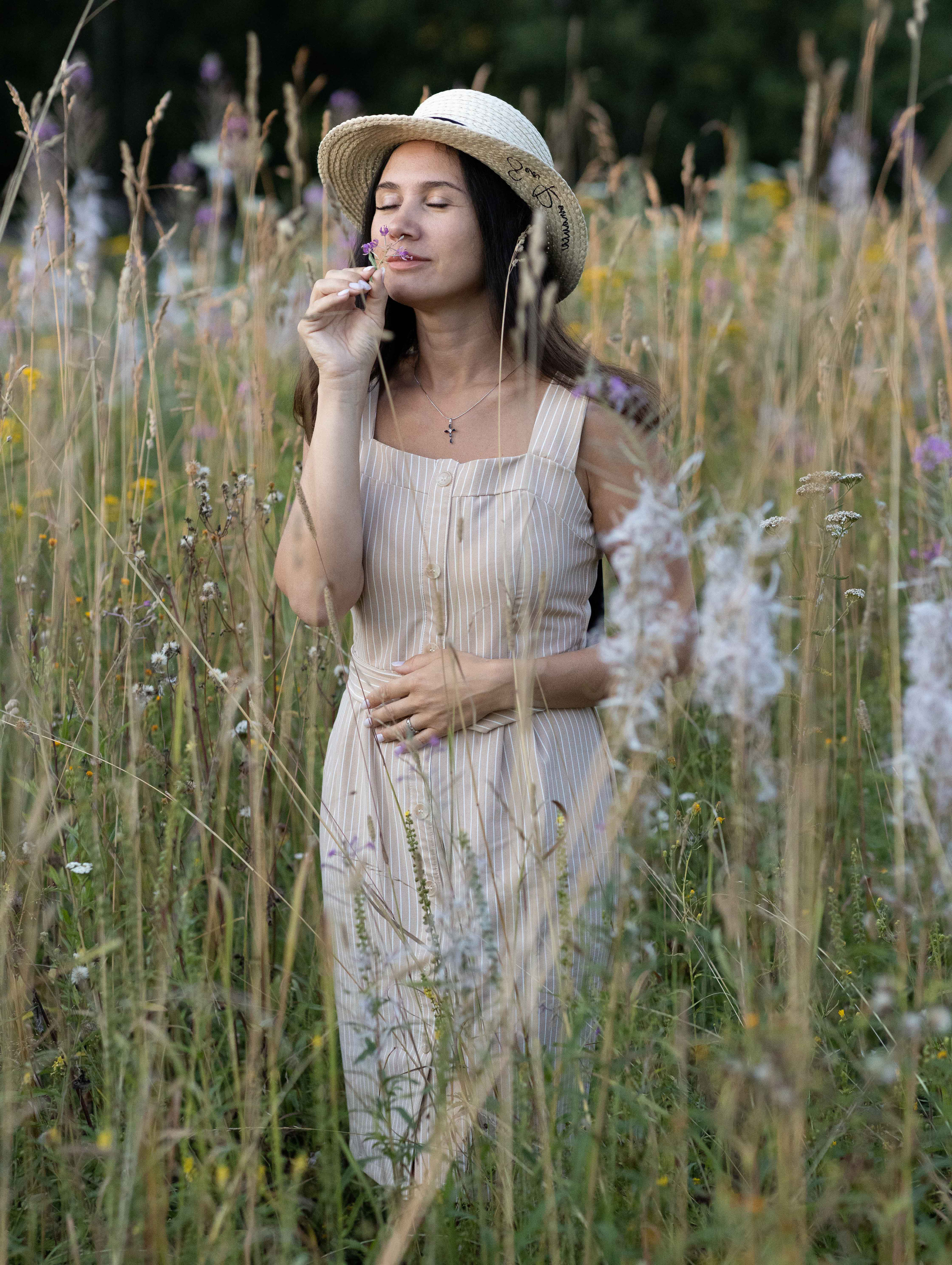 Фото с полевыми цветами. Портретный фотограф Екатерина Лысенко, Москва