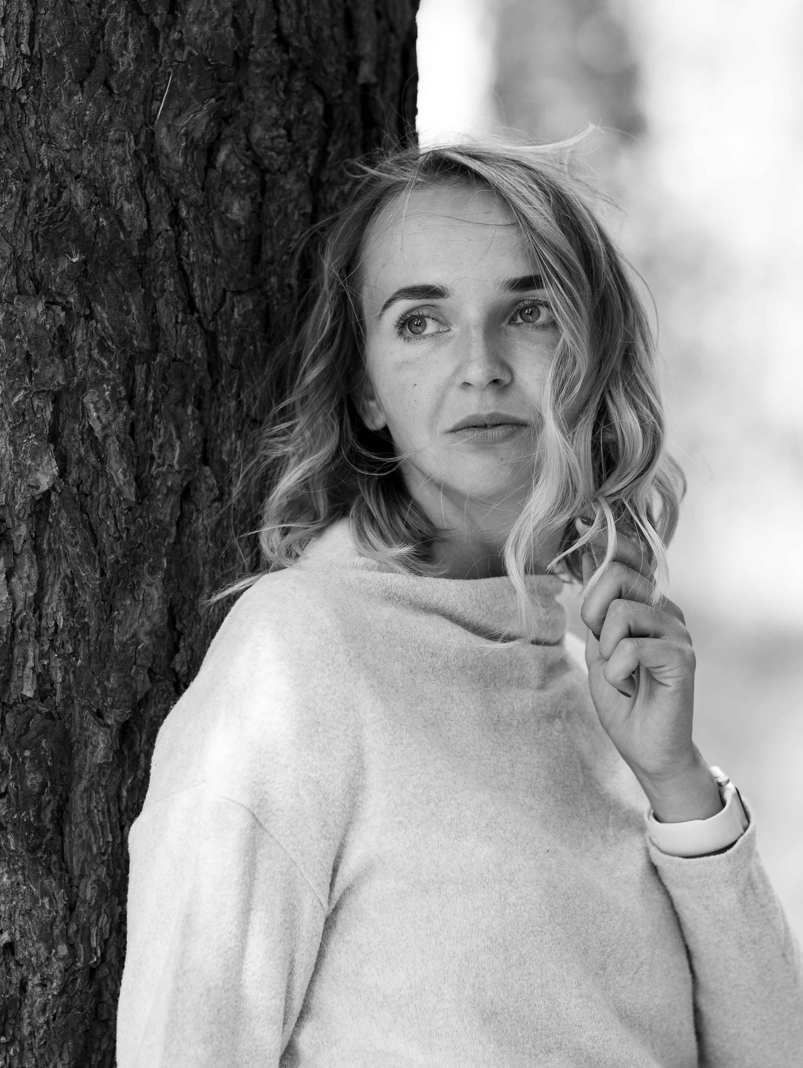 Люба и Гермес. Фотосессия в лесу. Портретный фотограф Екатерина Лысенко, Москва