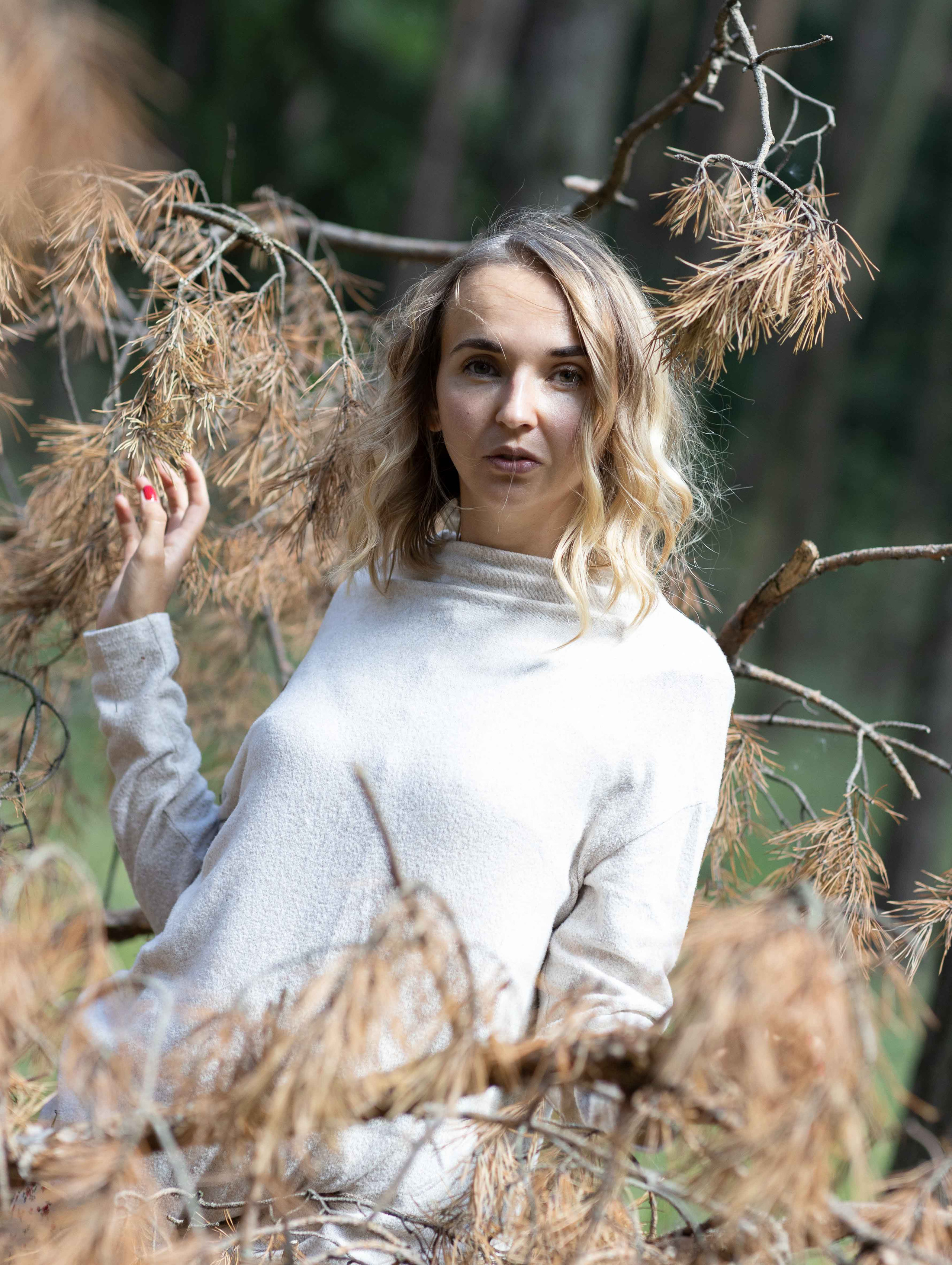 Люба и Гермес. Фотосессия в лесу. Портретный фотограф Екатерина Лысенко, Москва