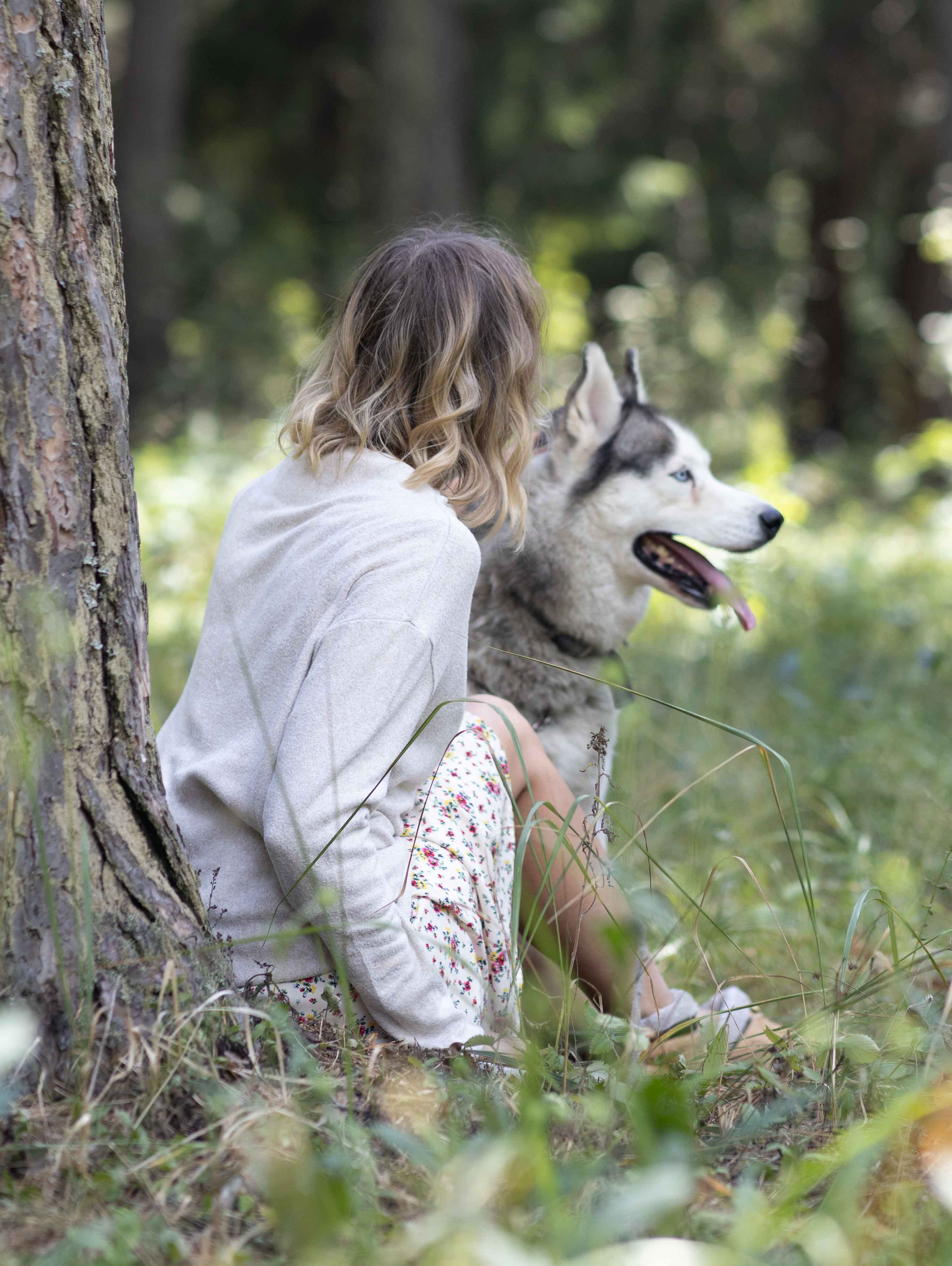 Люба и Гермес. Фотосессия в лесу. Портретный фотограф Екатерина Лысенко, Москва