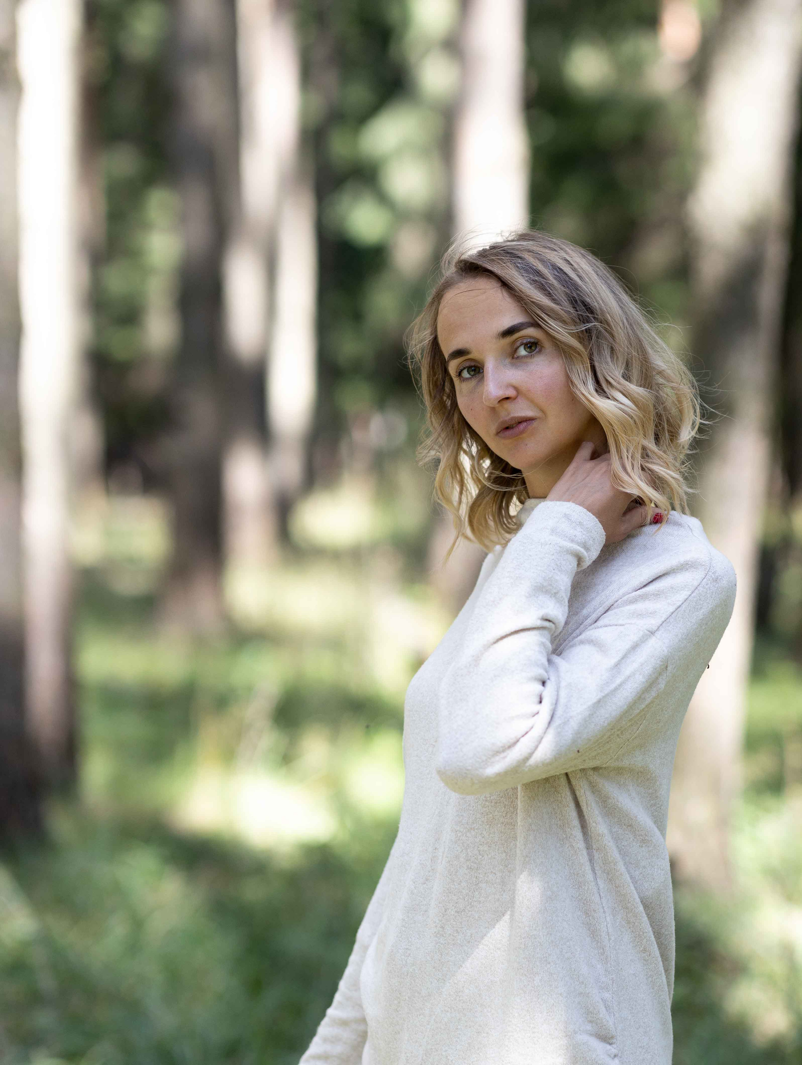 Люба и Гермес. Фотосессия в лесу. Портретный фотограф Екатерина Лысенко, Москва