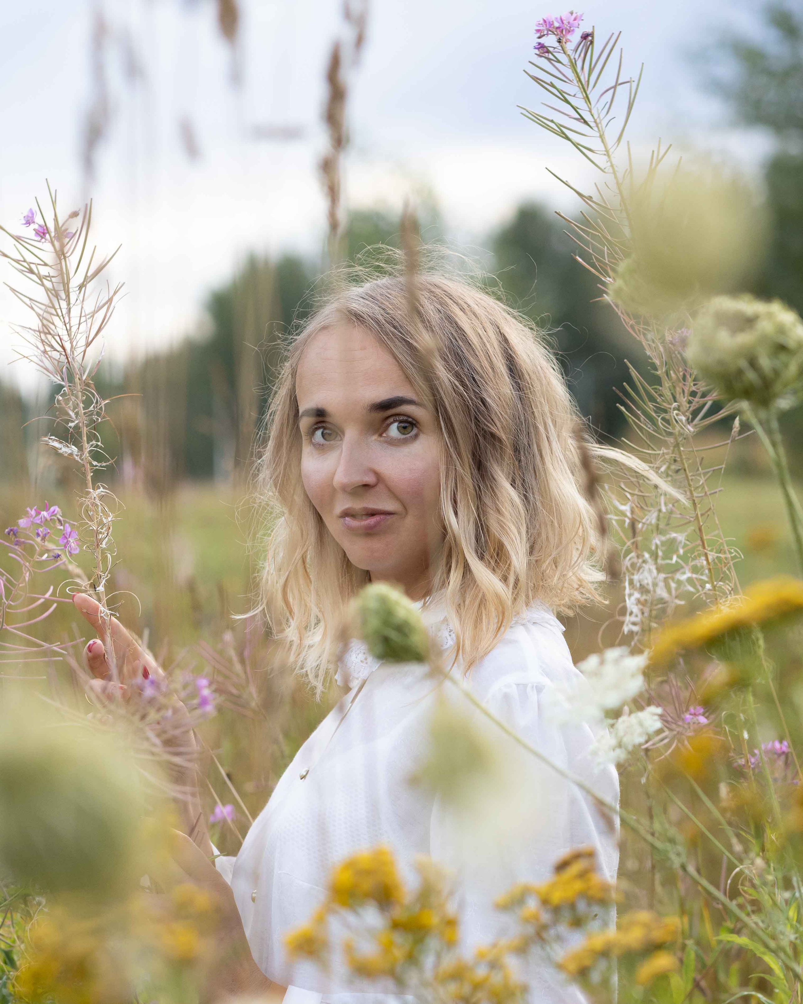 Фотопрогулка в поле. Портретный фотограф Екатерина Лысенко, Москва