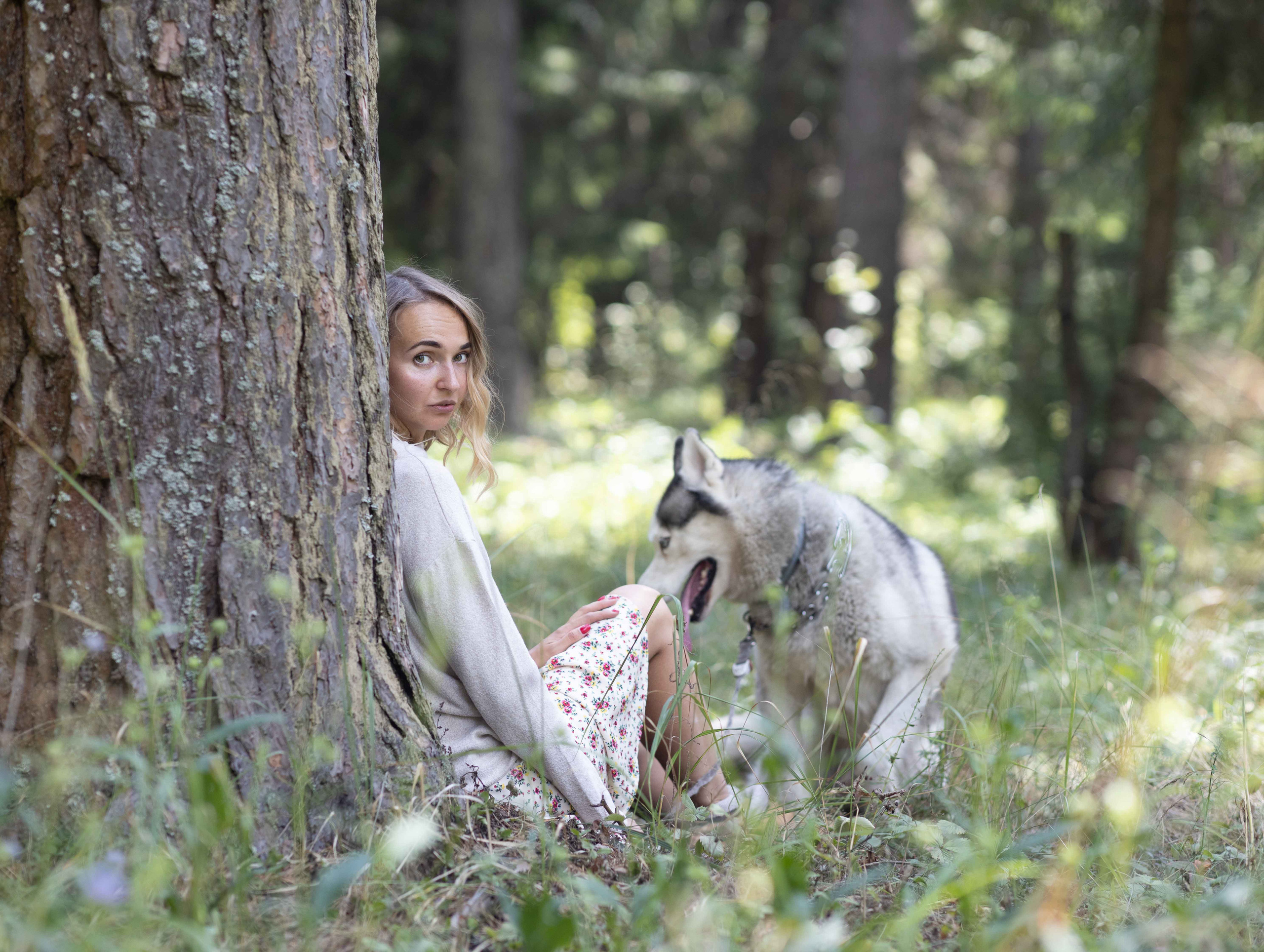 Люба и Гермес. Фотосессия в лесу. Портретный фотограф Екатерина Лысенко, Москва