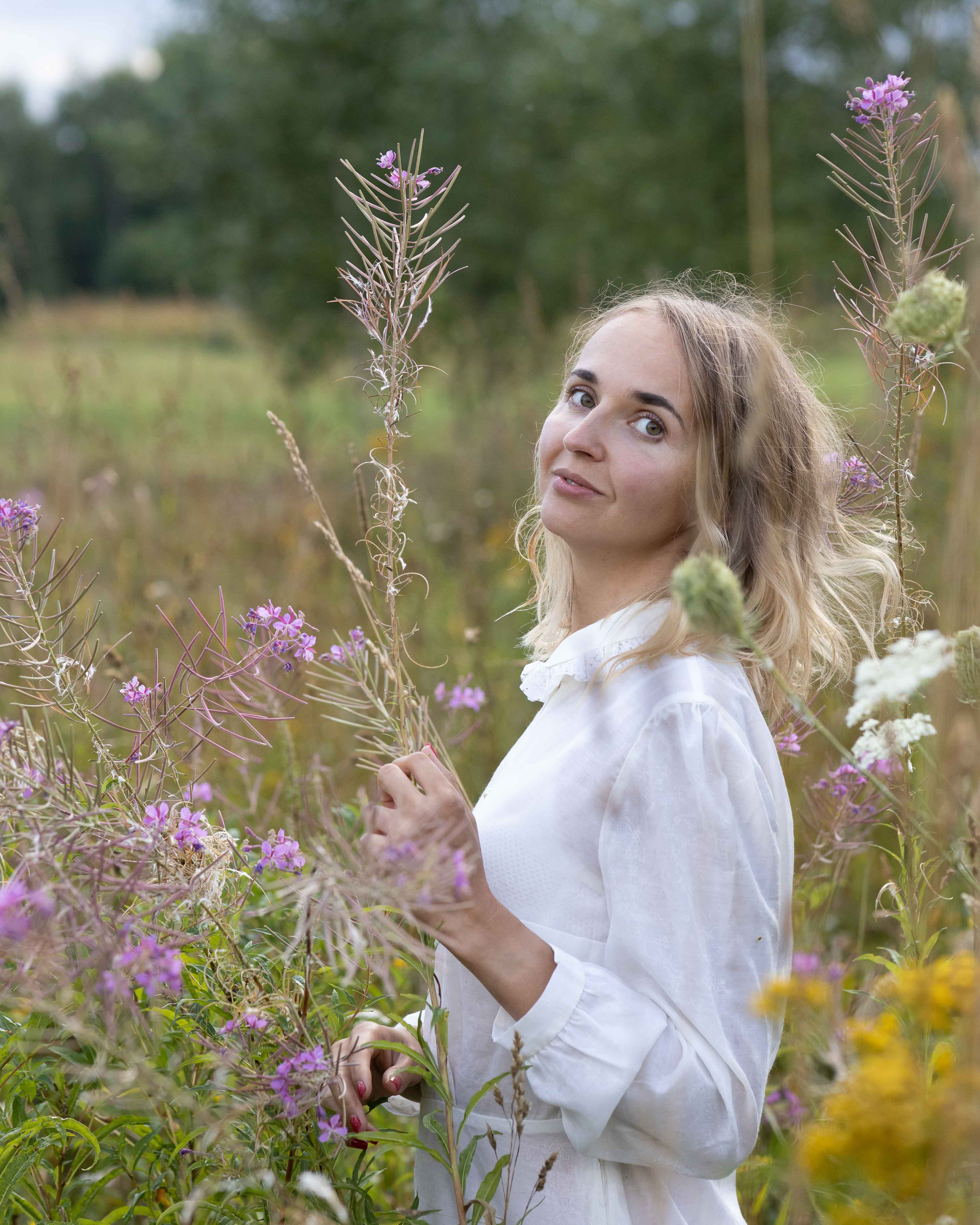 Фотопрогулка в поле. Портретный фотограф Екатерина Лысенко, Москва