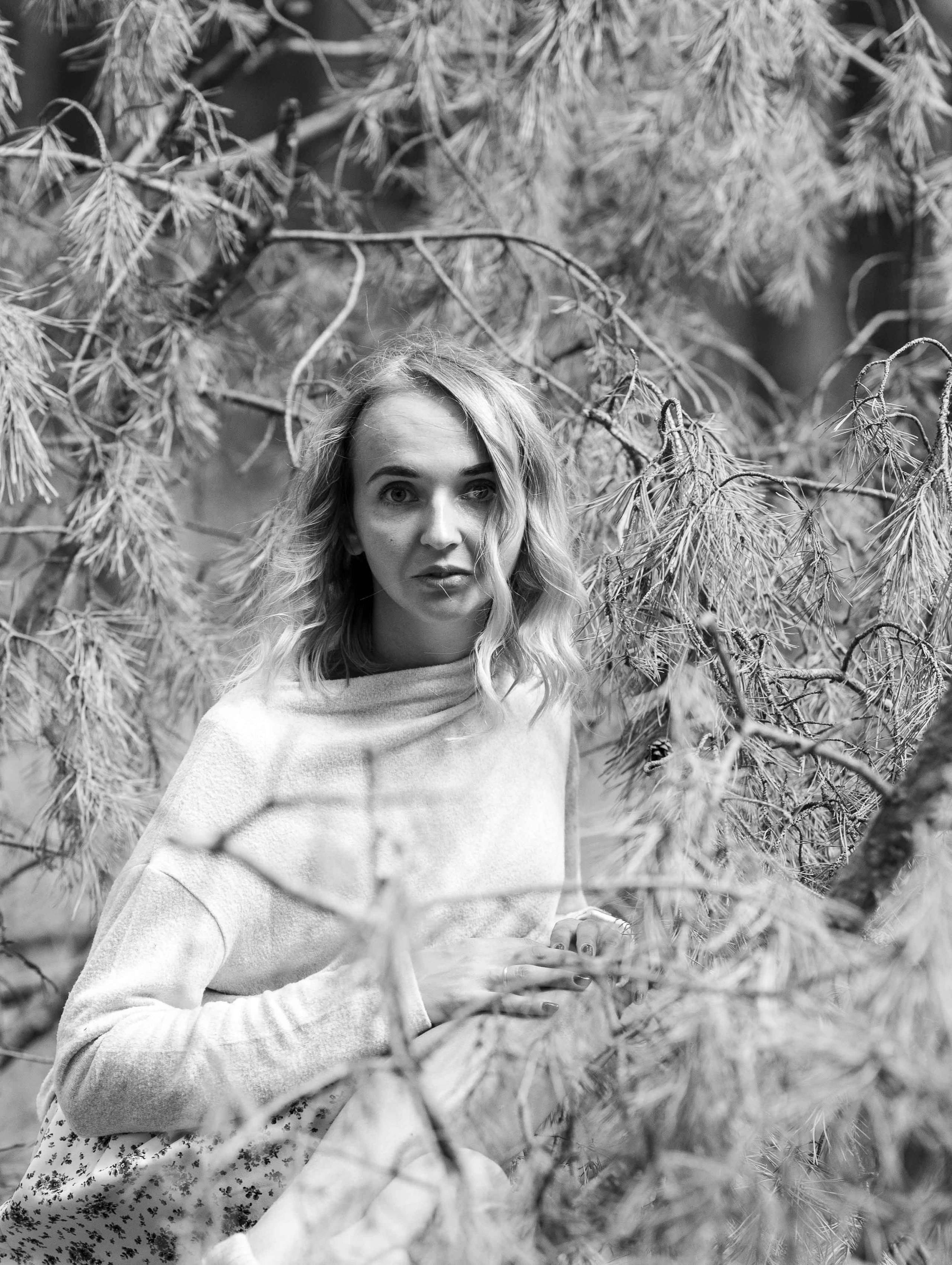 Люба и Гермес. Фотосессия в лесу. Портретный фотограф Екатерина Лысенко, Москва