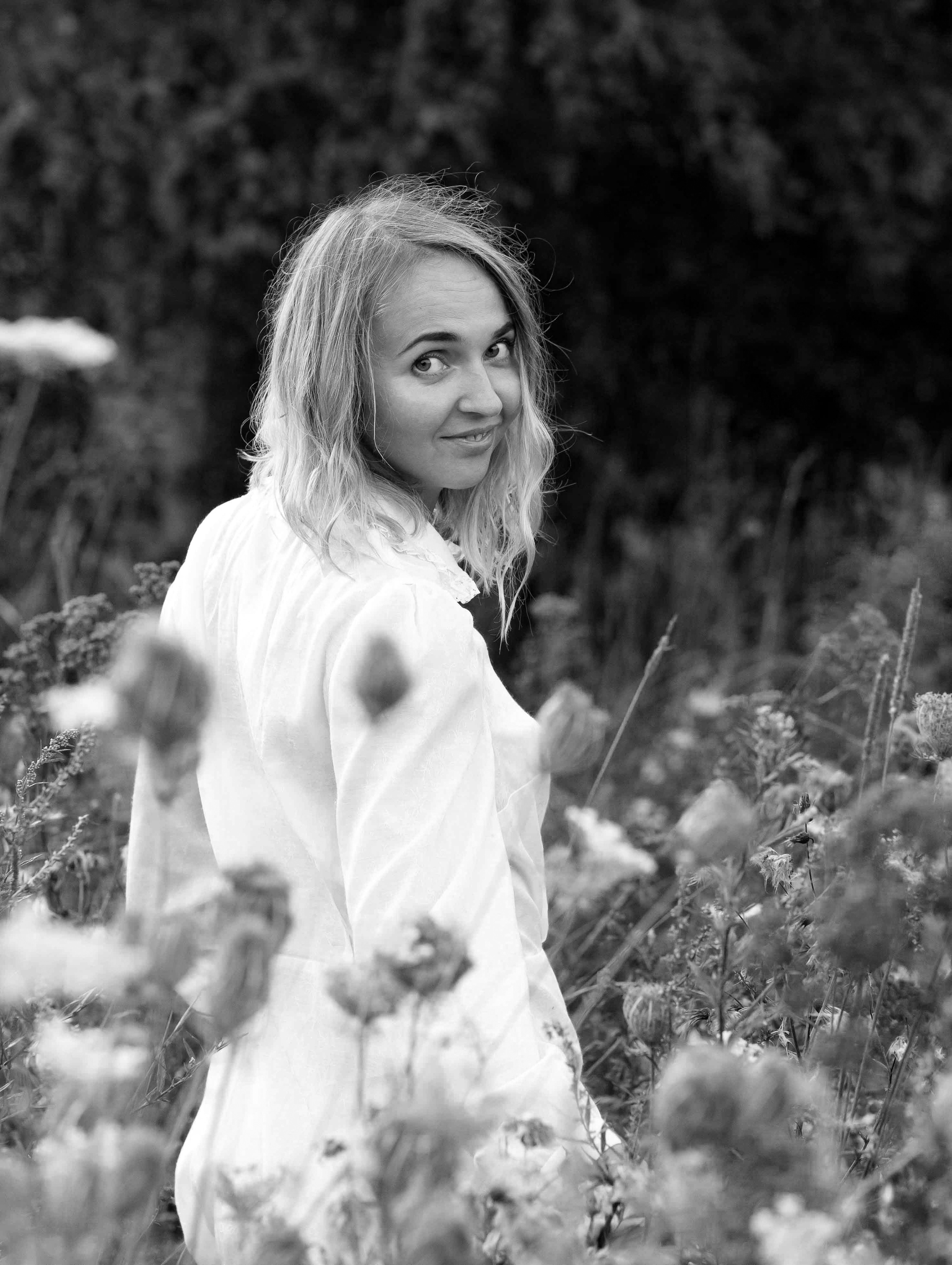 Фотопрогулка в поле. Портретный фотограф Екатерина Лысенко, Москва