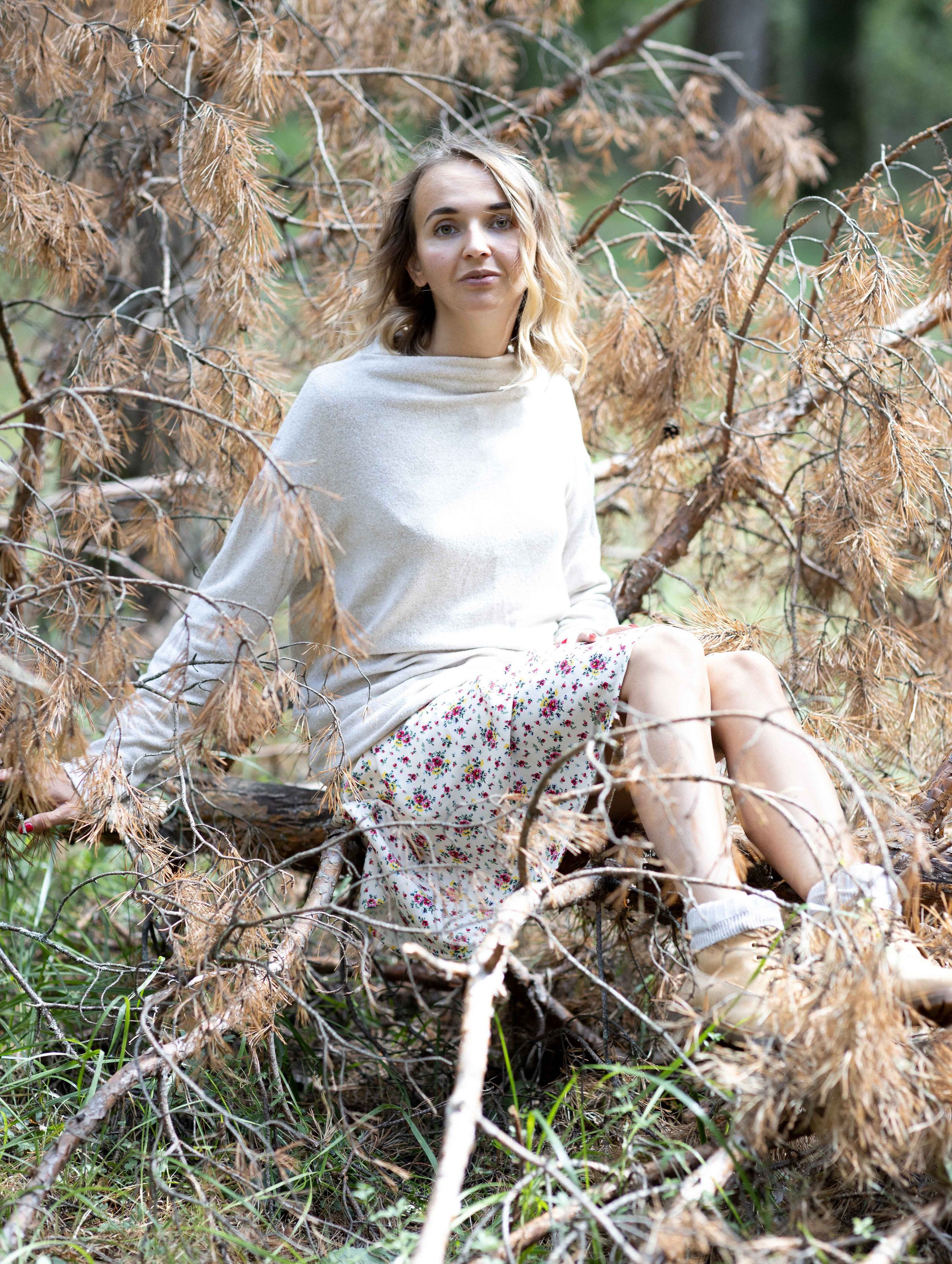 Люба и Гермес. Фотосессия в лесу. Портретный фотограф Екатерина Лысенко, Москва