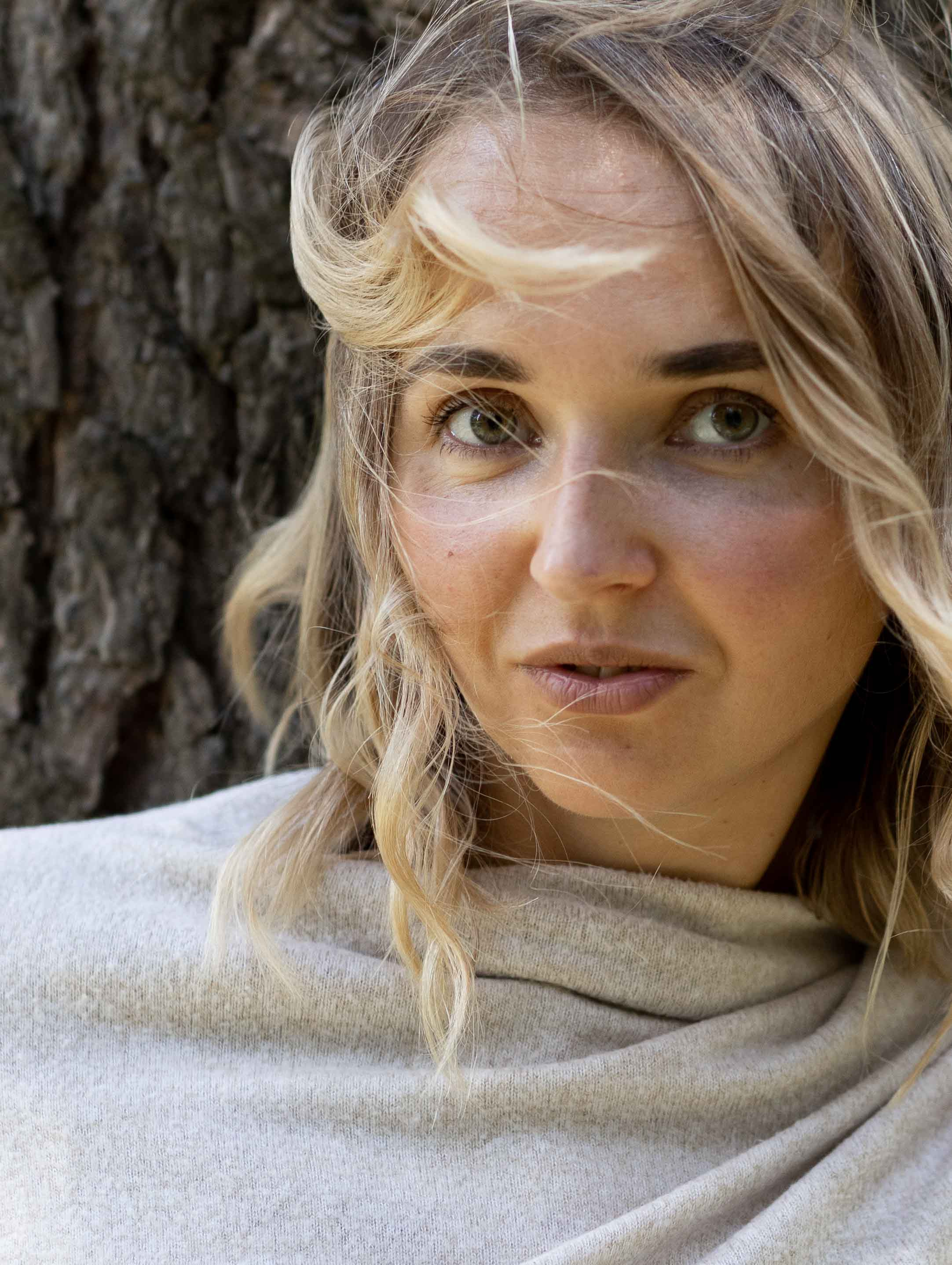 Люба и Гермес. Фотосессия в лесу. Портретный фотограф Екатерина Лысенко, Москва