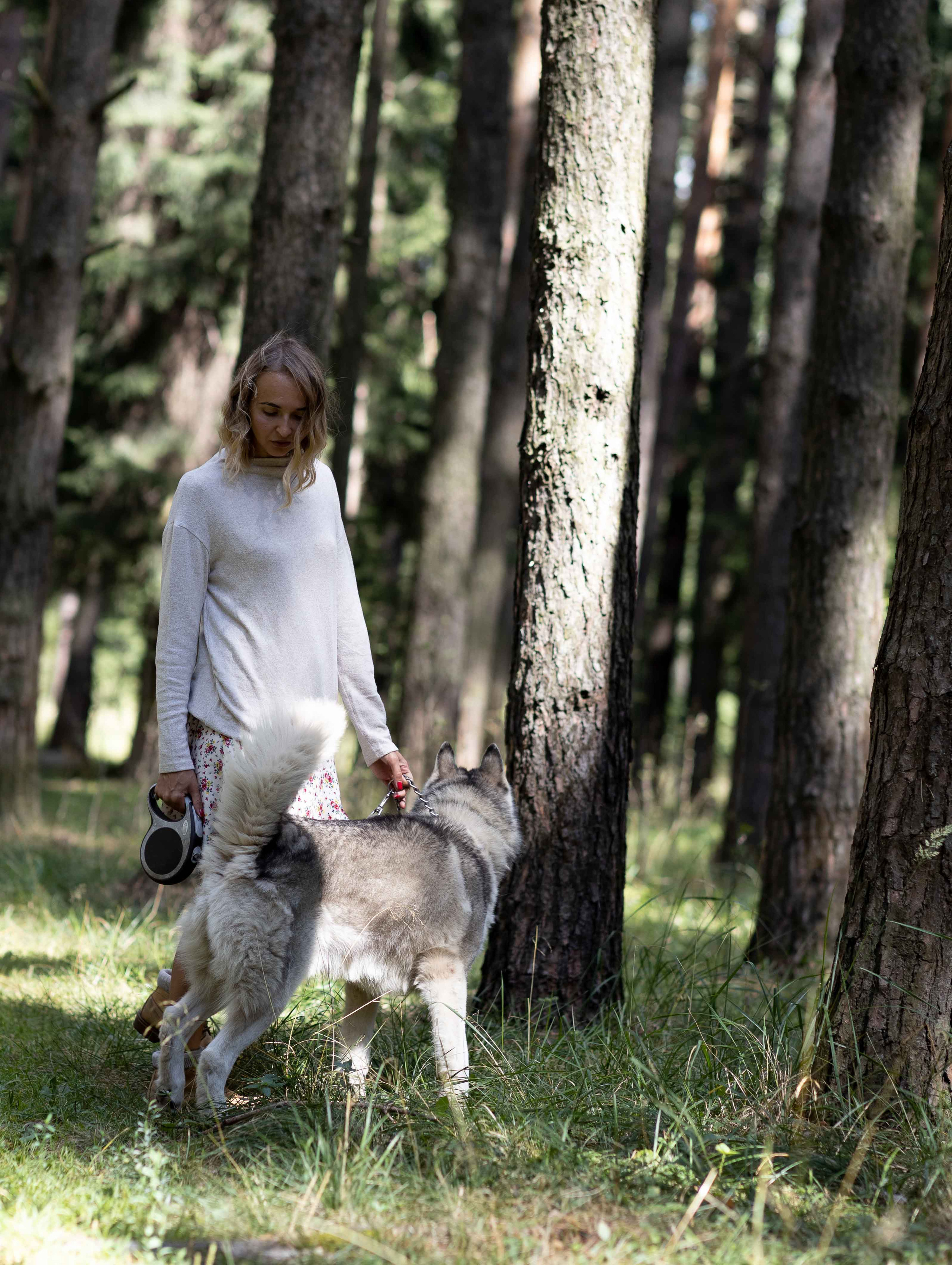 Люба и Гермес. Фотосессия в лесу. Портретный фотограф Екатерина Лысенко, Москва