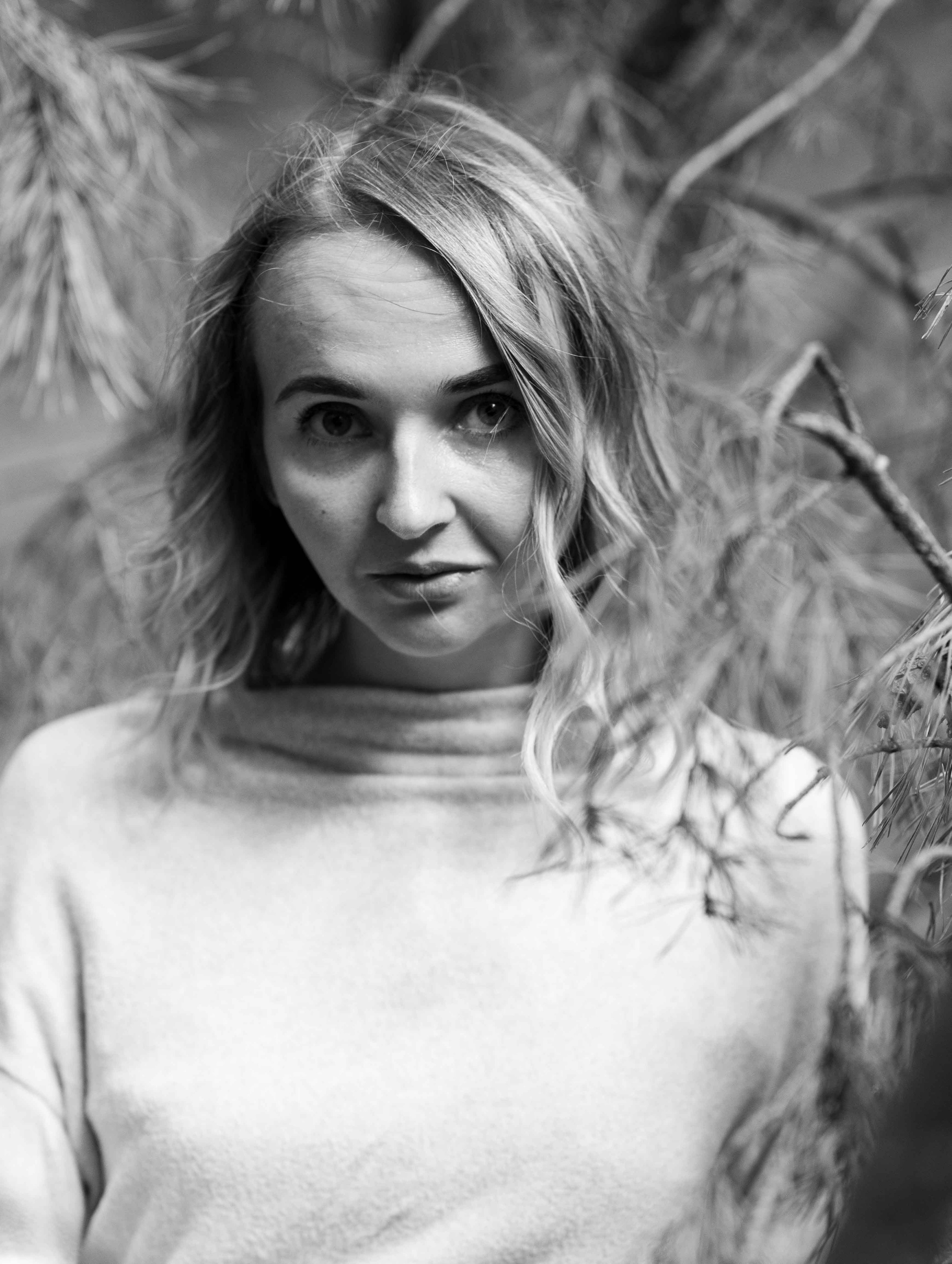 Люба и Гермес. Фотосессия в лесу. Портретный фотограф Екатерина Лысенко, Москва