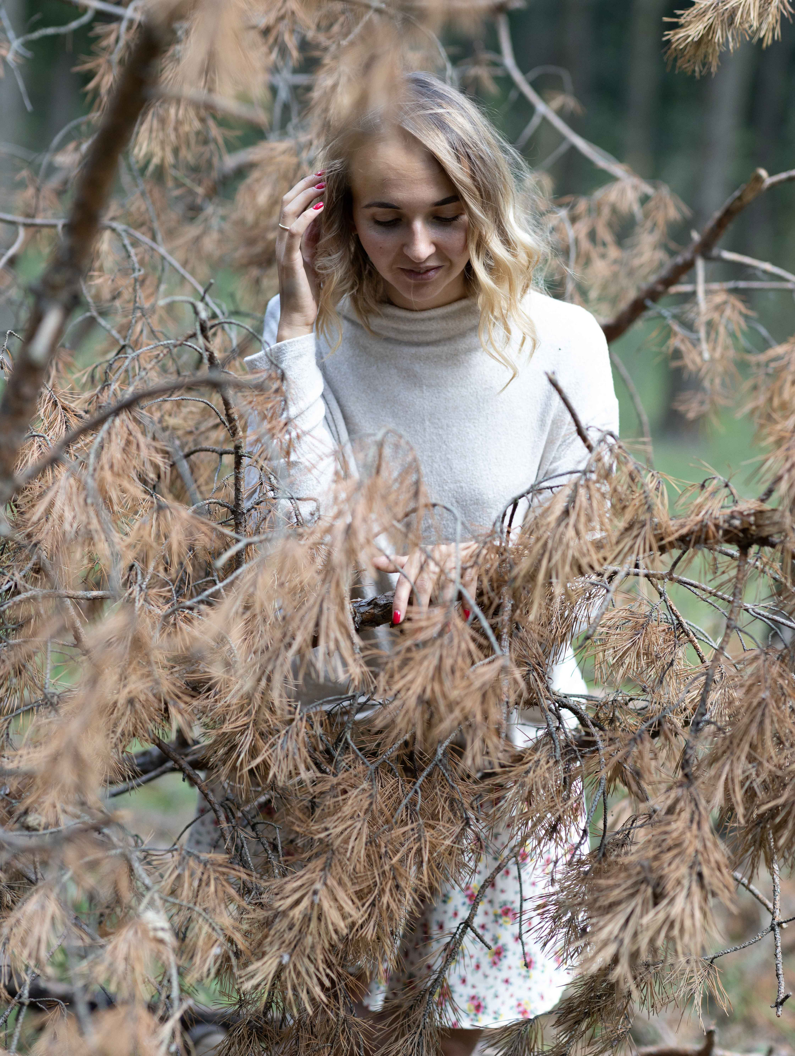 Люба и Гермес. Фотосессия в лесу. Портретный фотограф Екатерина Лысенко, Москва