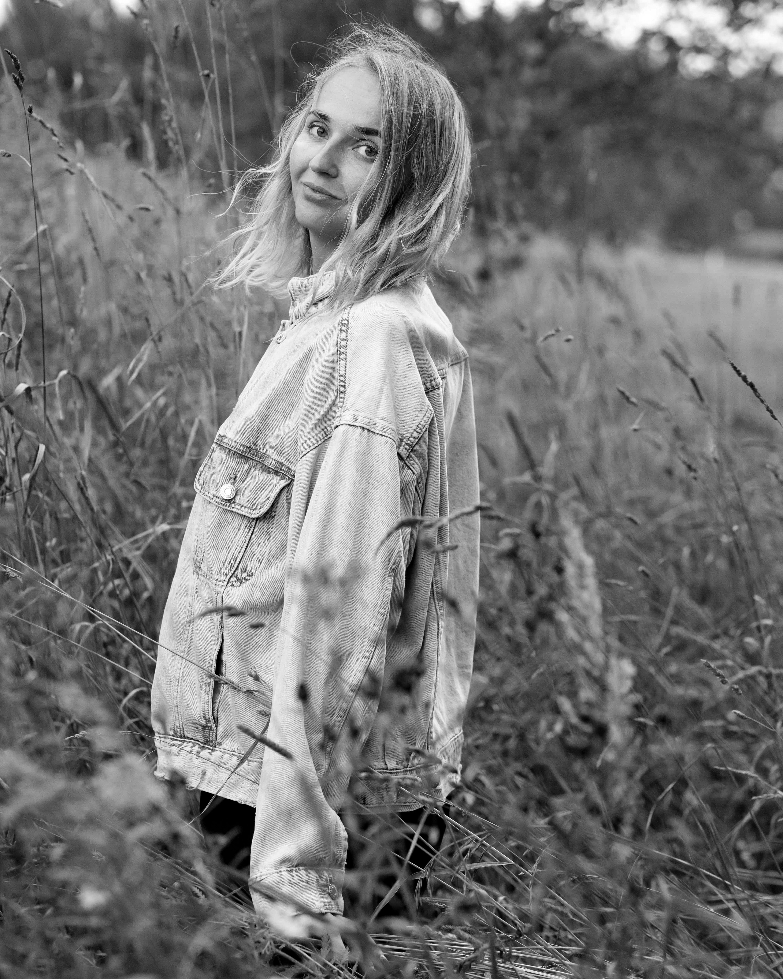 Фотопрогулка в поле. Портретный фотограф Екатерина Лысенко, Москва