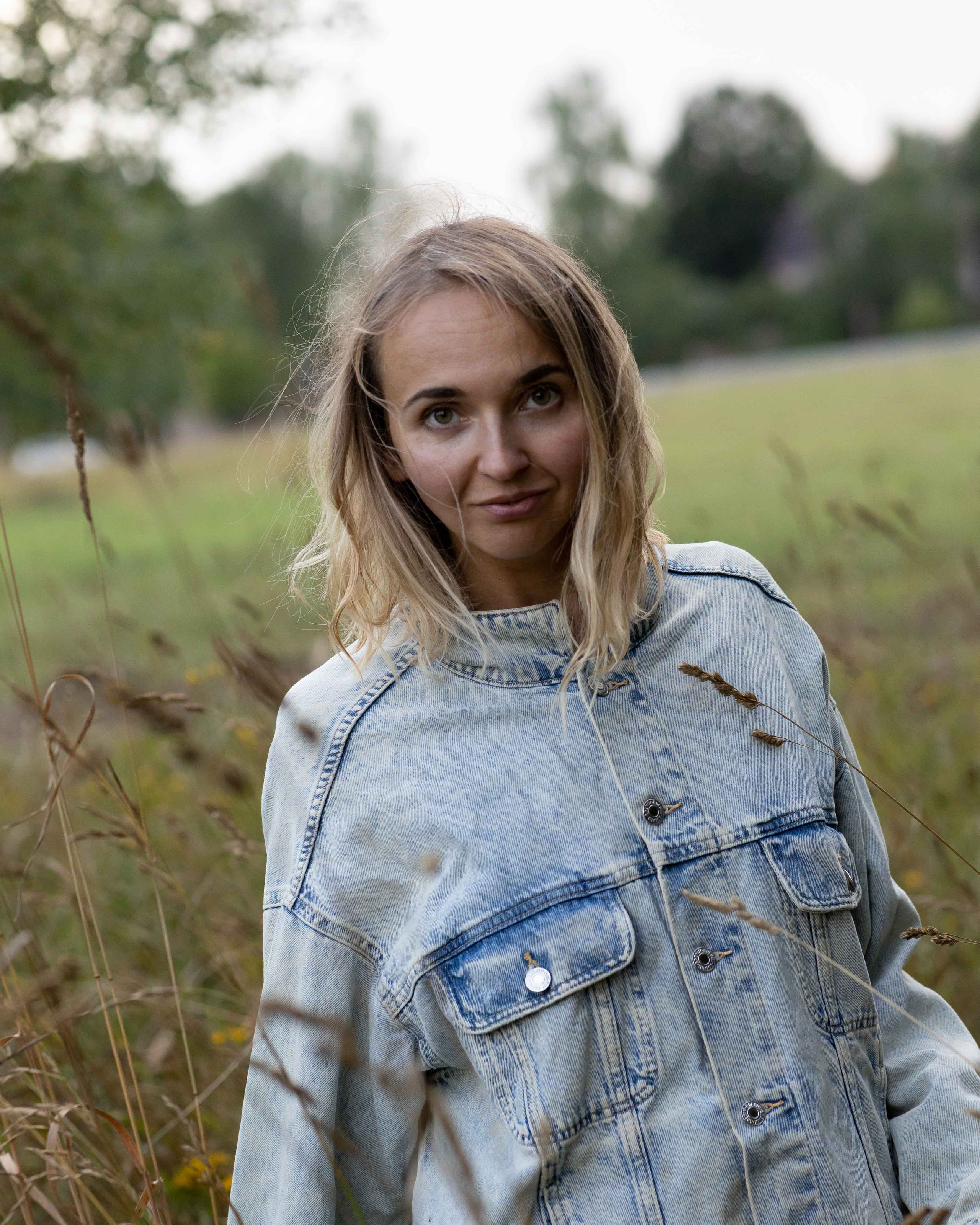 Фотопрогулка в поле. Портретный фотограф Екатерина Лысенко, Москва