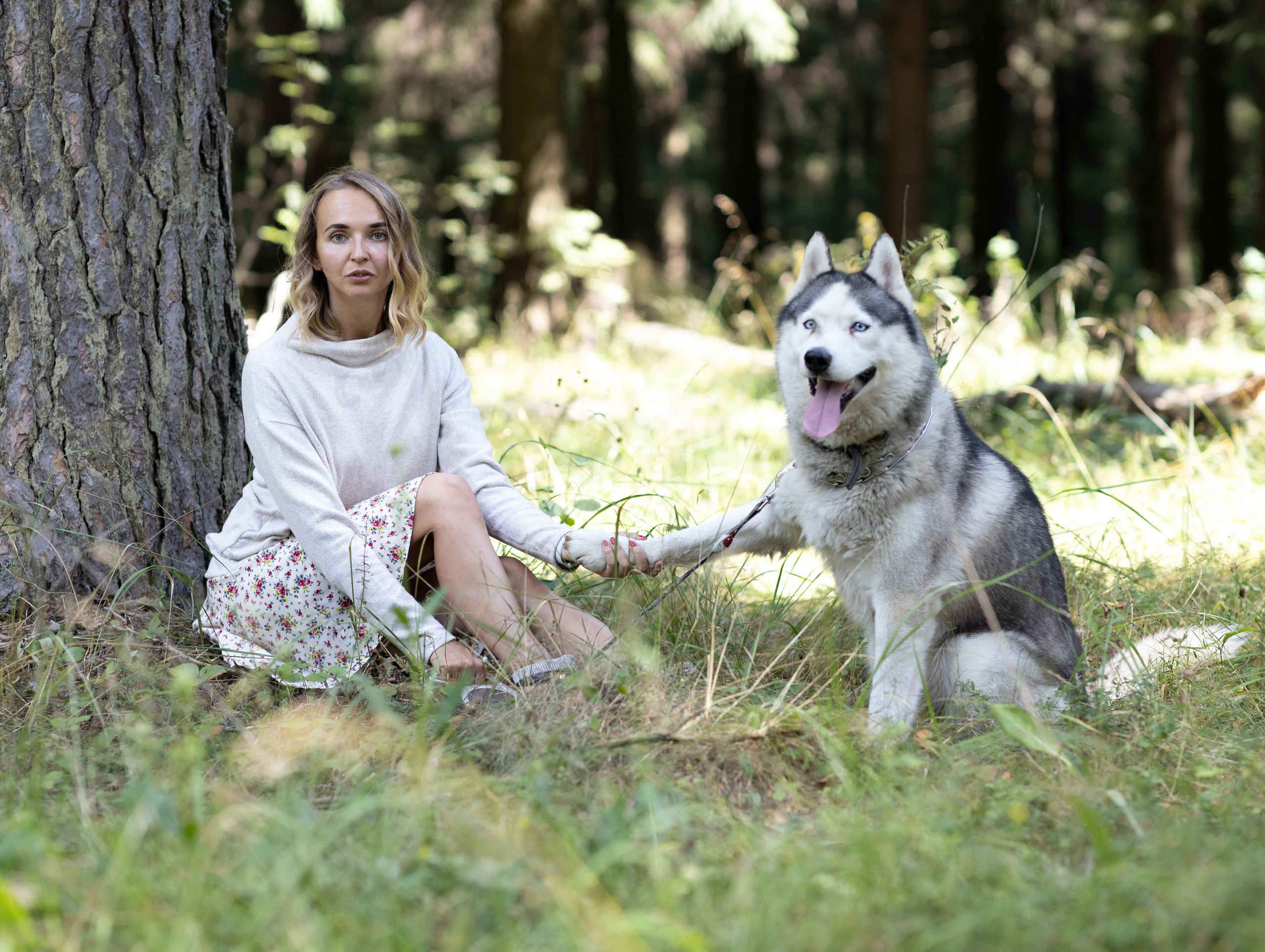 Люба и Гермес. Фотосессия в лесу. Портретный фотограф Екатерина Лысенко, Москва