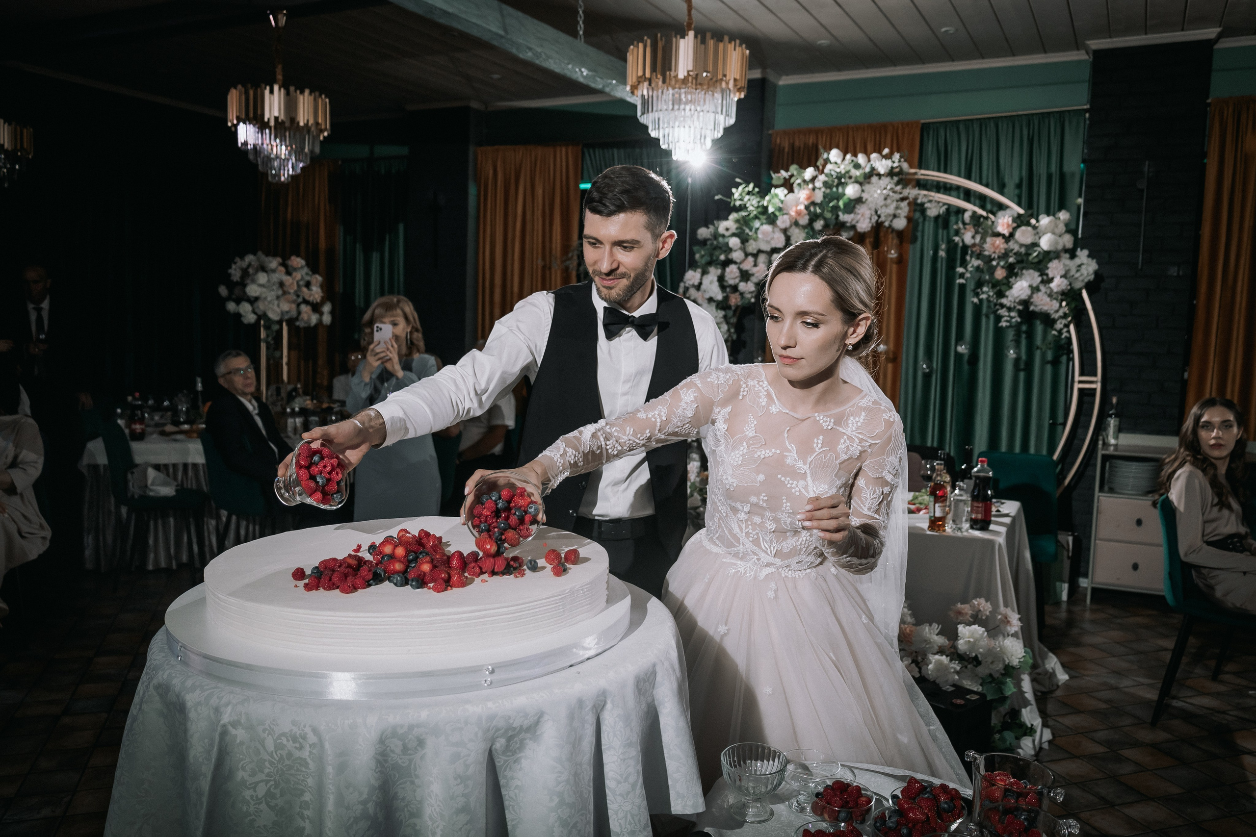 Свадебный день. Дарья и Джем. Свадебная фотография. Арина Рубах