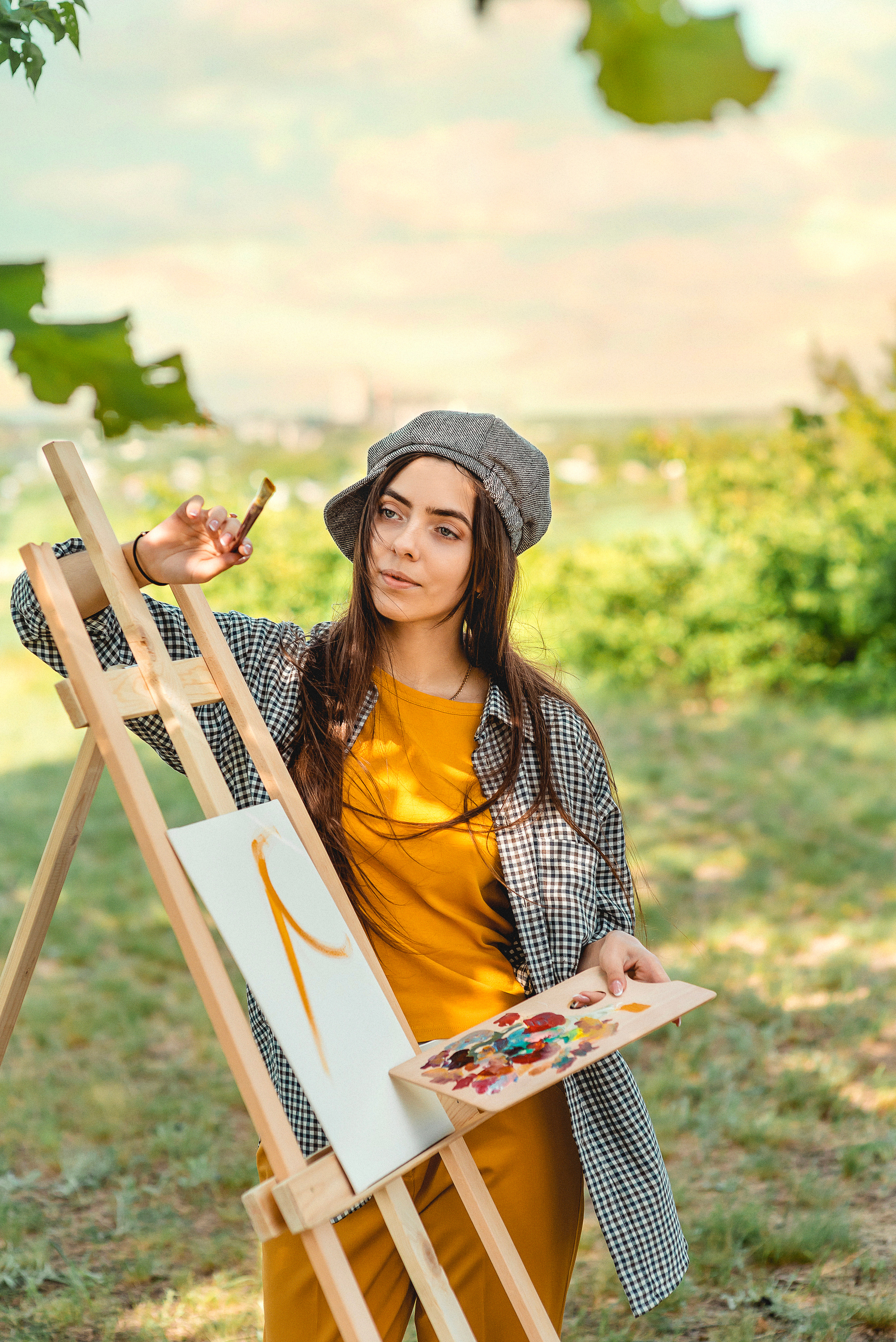 Съемка девушки с мольбертом. Семейный и детский фотограф Наталья Горда