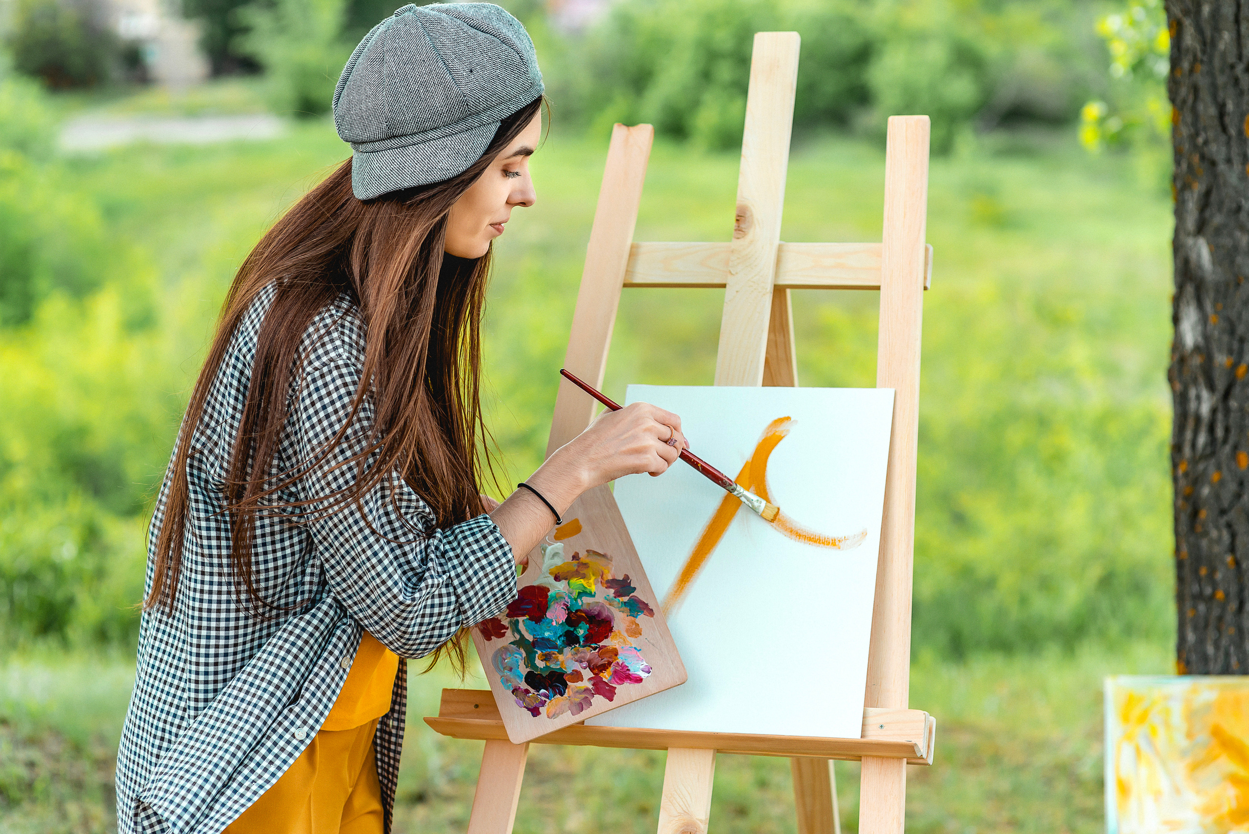 Съемка девушки с мольбертом. Семейный и детский фотограф Наталья Горда