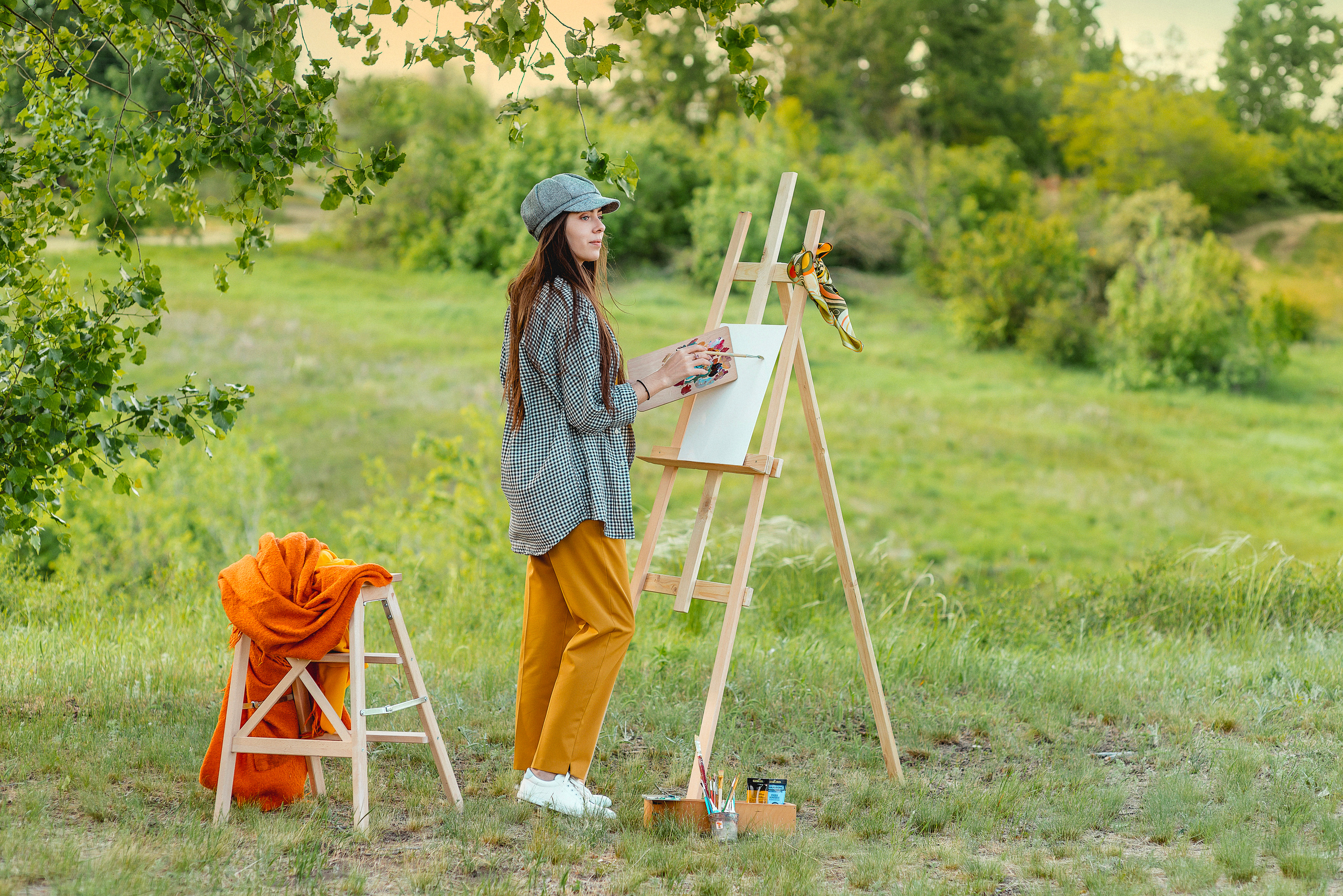Съемка девушки с мольбертом. Семейный и детский фотограф Наталья Горда