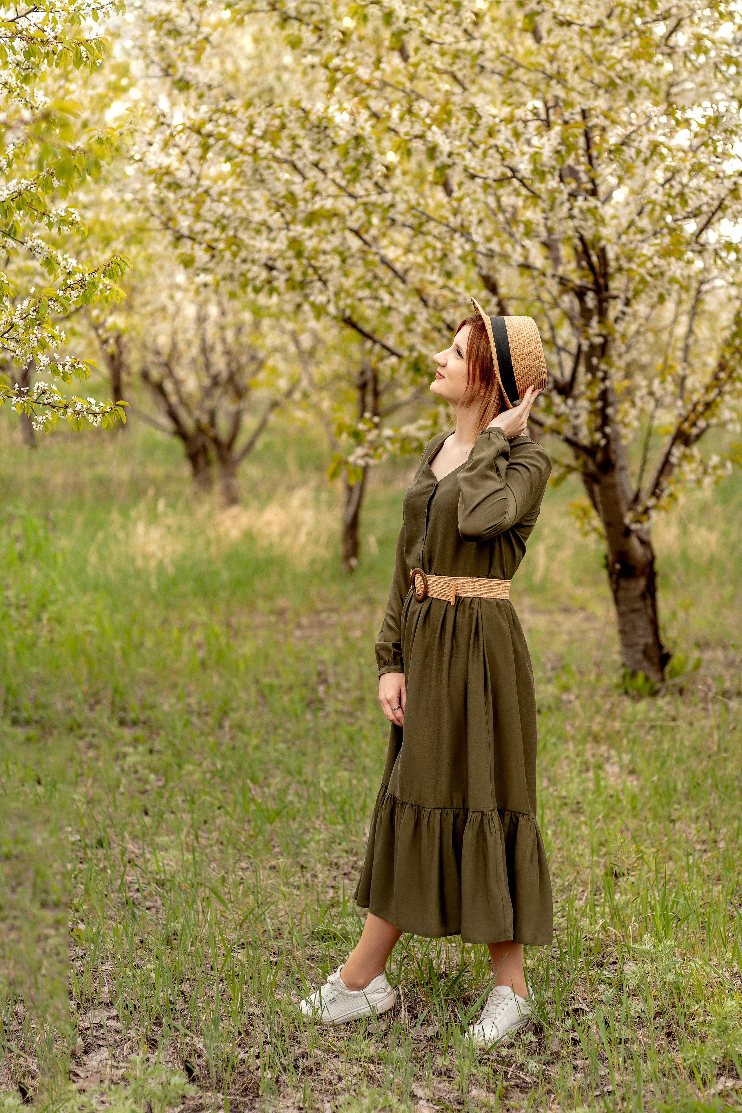 Ангелина в цветущем саду 2022. Семейный и детский фотограф Наталья Горда