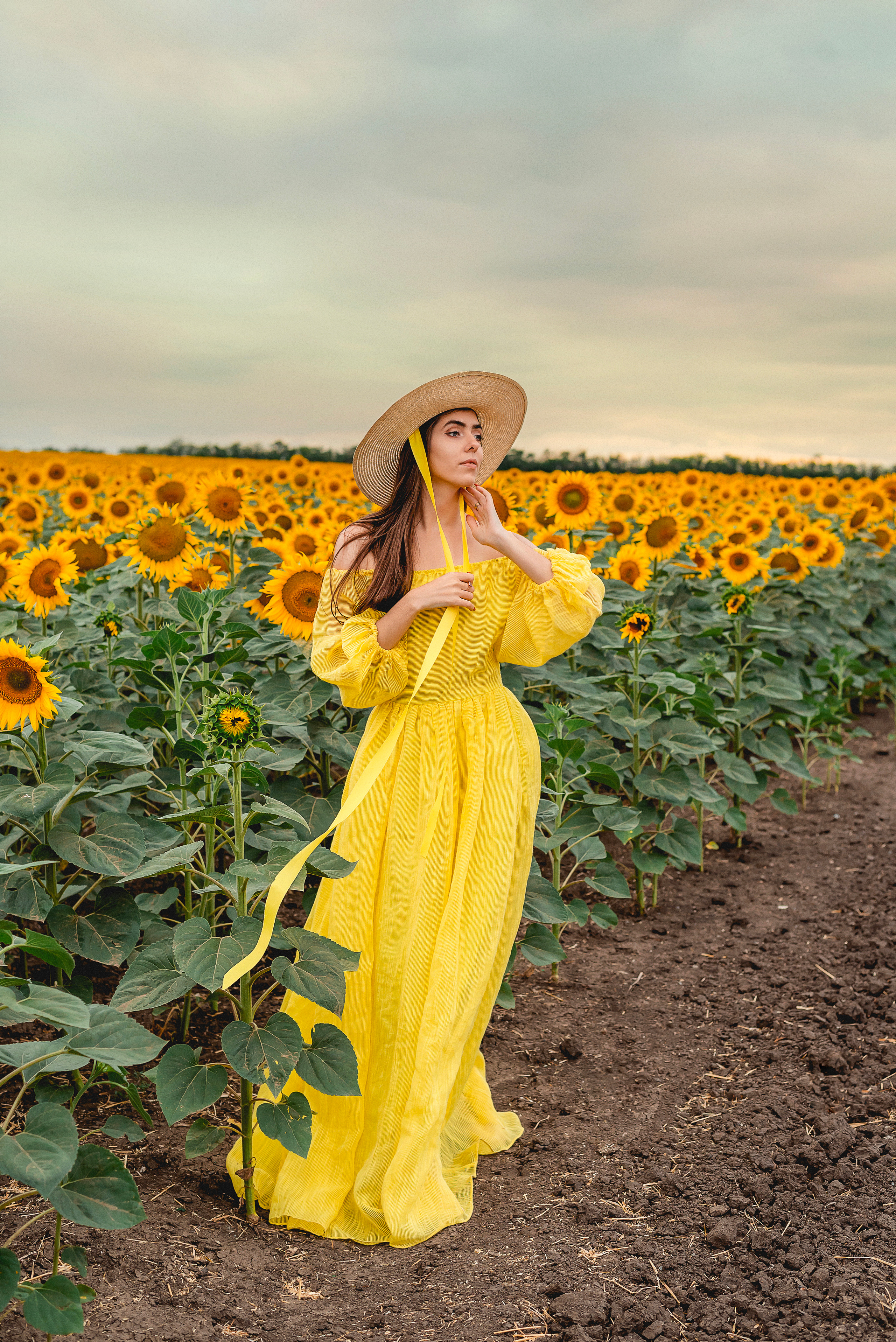 Съемки в полях подсолнечника. Семейный и детский фотограф Наталья Горда
