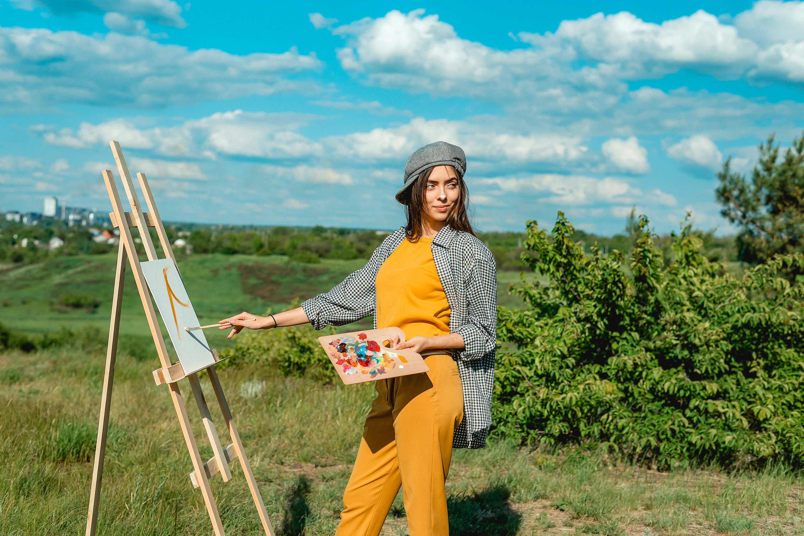 Съемка девушки с мольбертом. Семейный и детский фотограф Наталья Горда